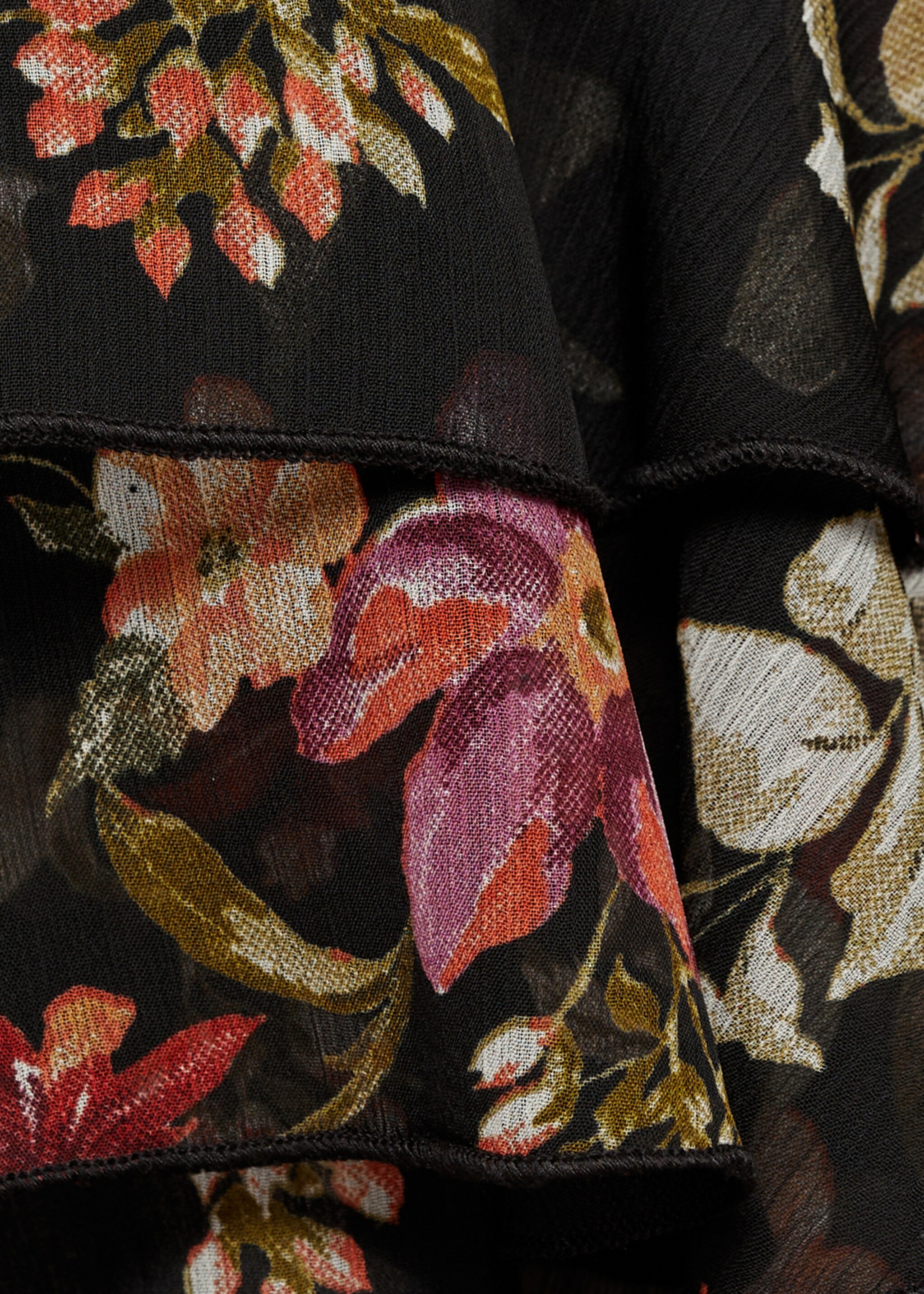Blusa floreale volant - Dettaglio dell'articolo 8, Nero. Ref: 87034075-00.