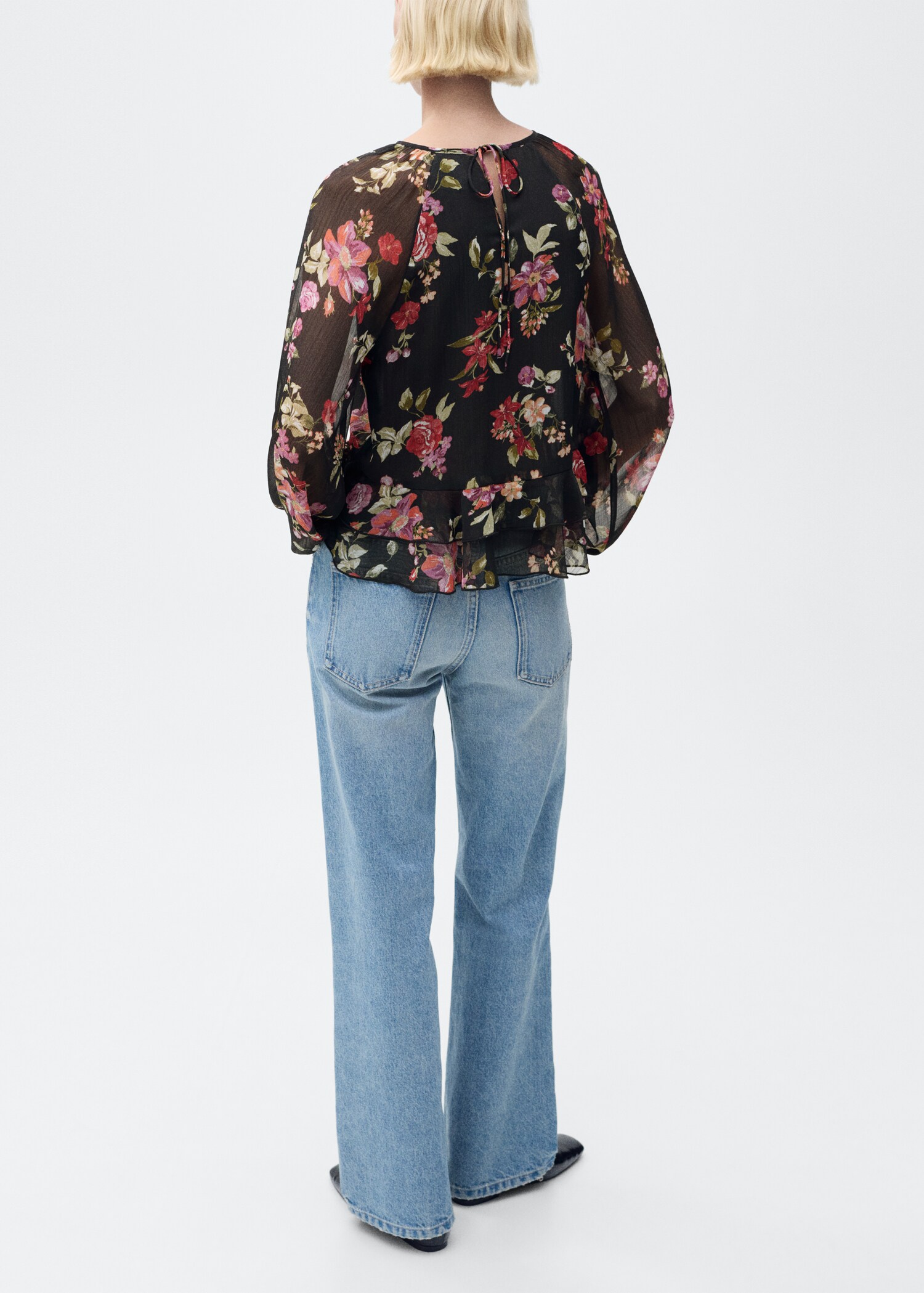 Floral ruffled blouse - Reverse of the article