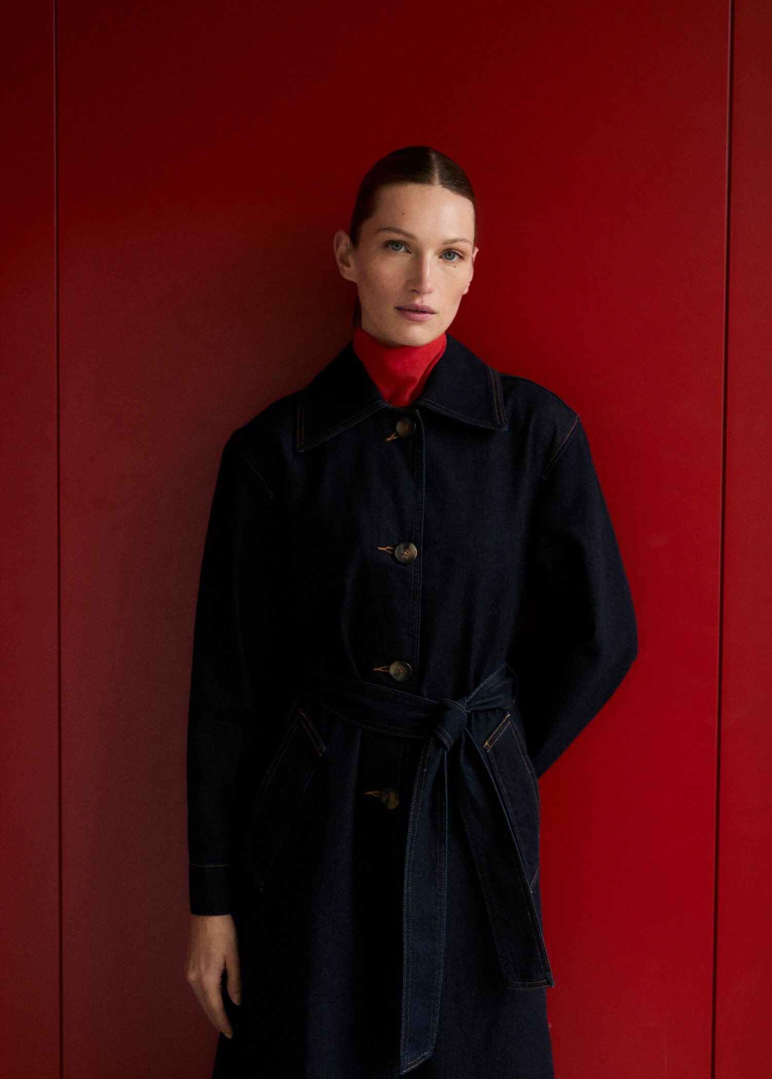 Trench largo vaquero rinse wash - Plano medio