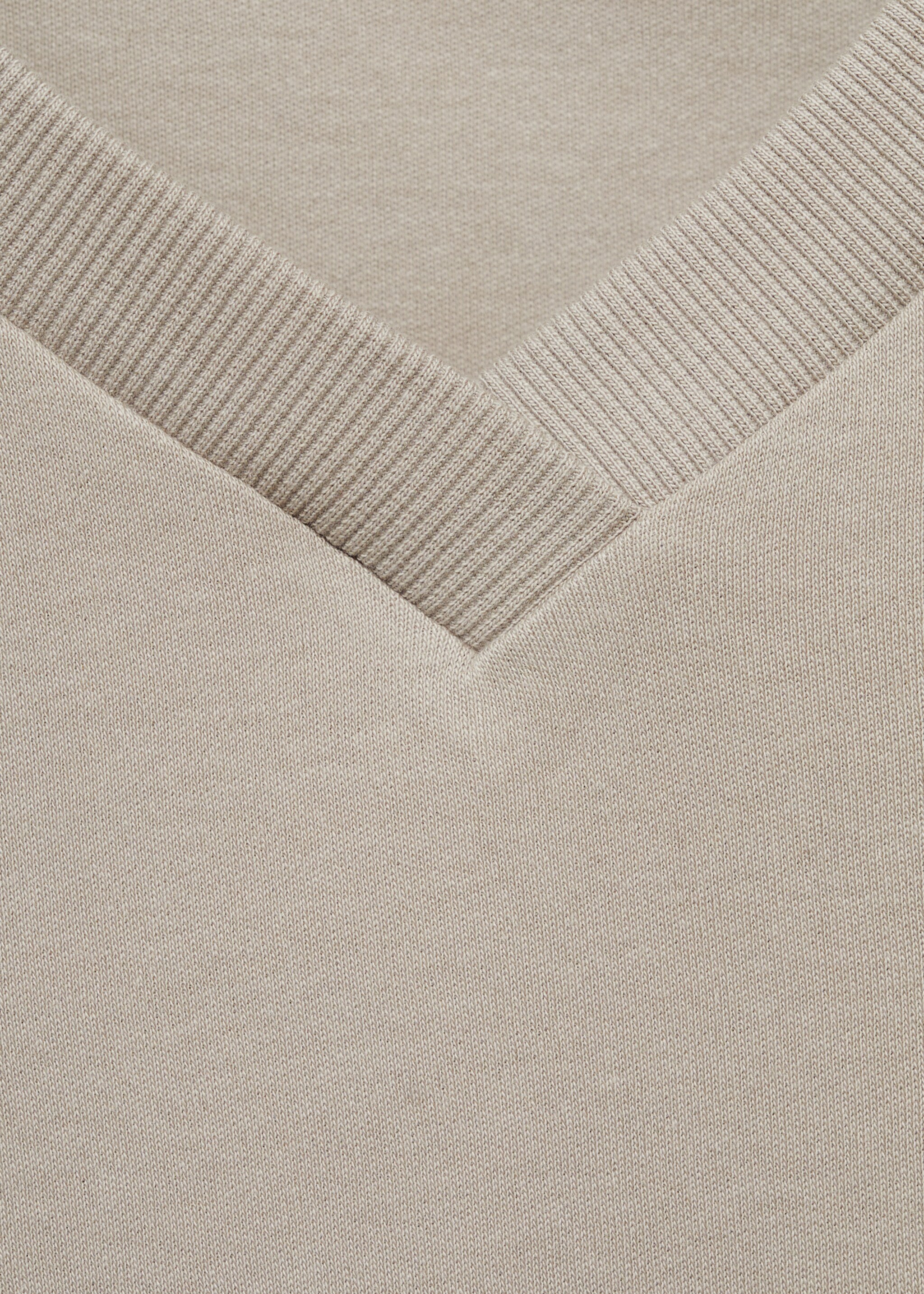 V-neck cotton T-shirt - Details of the article 8, Medium Brown. Ref: 87034079-00.