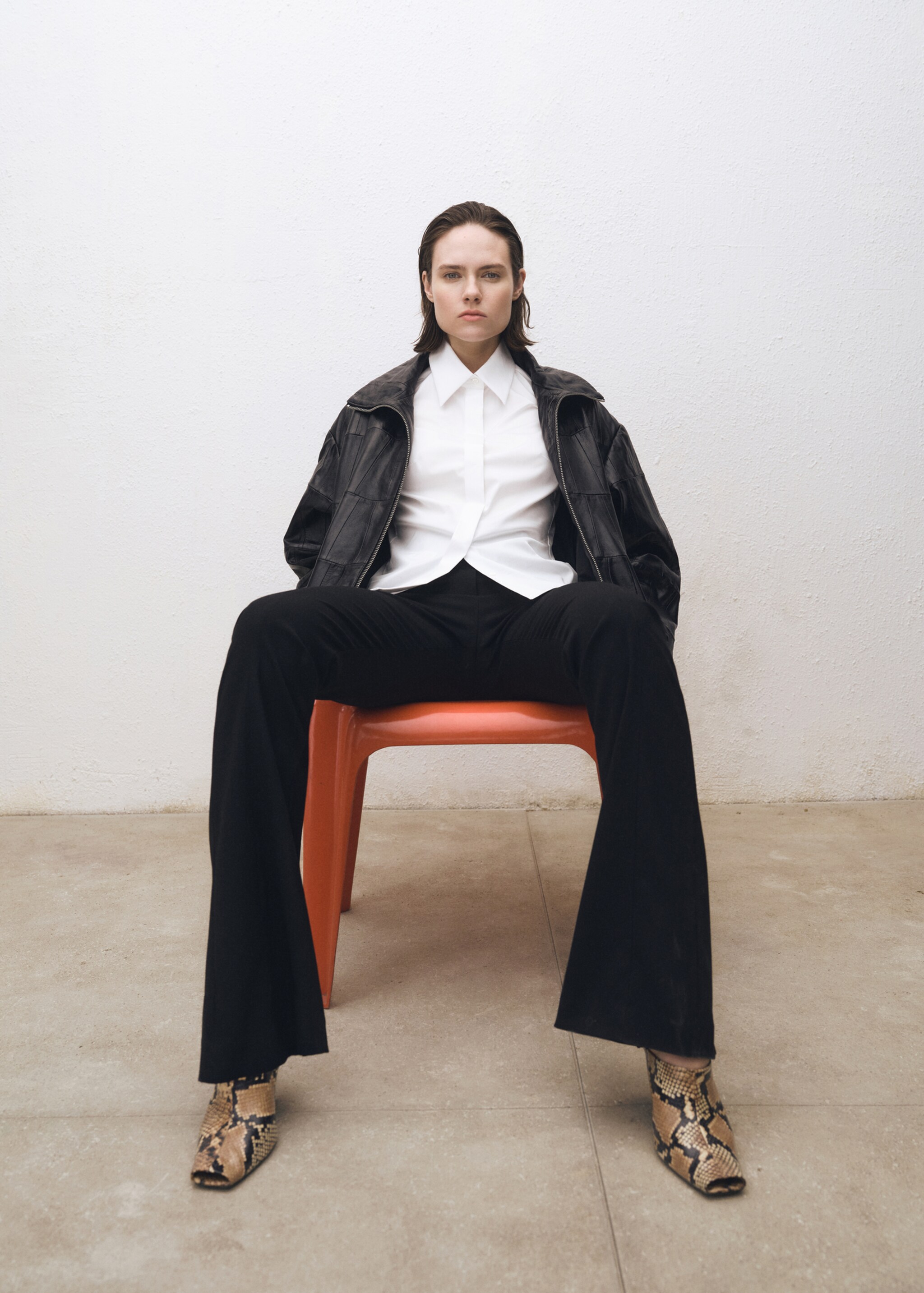 Slim-fit poplin shirt - Details of the article 2, Off White. Ref: 87034082-00.