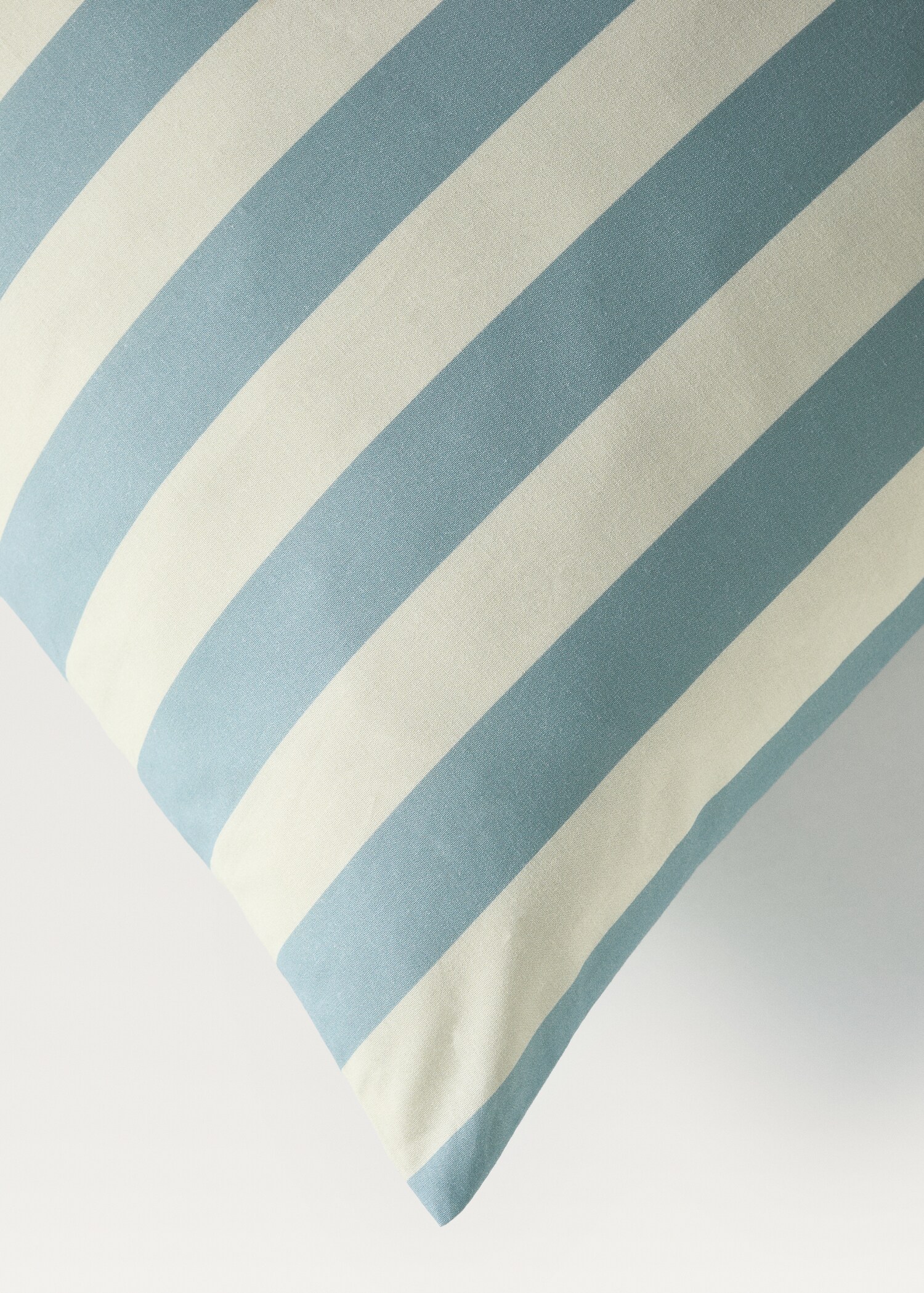 Παιδική μαξιλαροθήκη από βαμβακερό περκάλι με χοντρές ρίγες 60x60 εκ - Λεπτομέρεια του προϊόντος 3