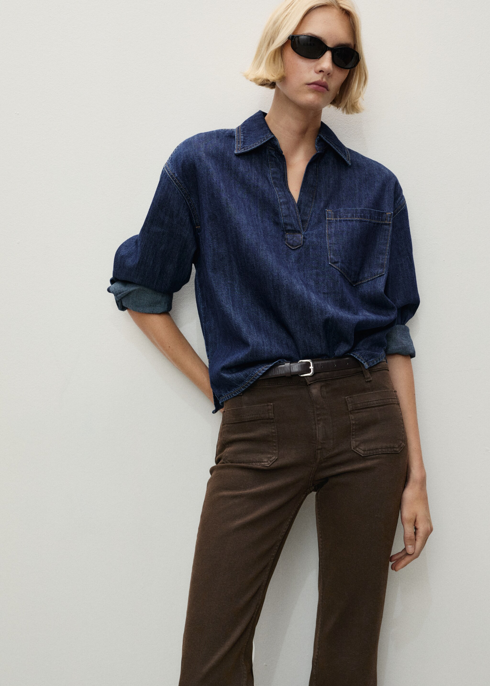 Flared cropped jeans with pockets - Details of the article 1, Chocolate. Ref: 87034096-00.