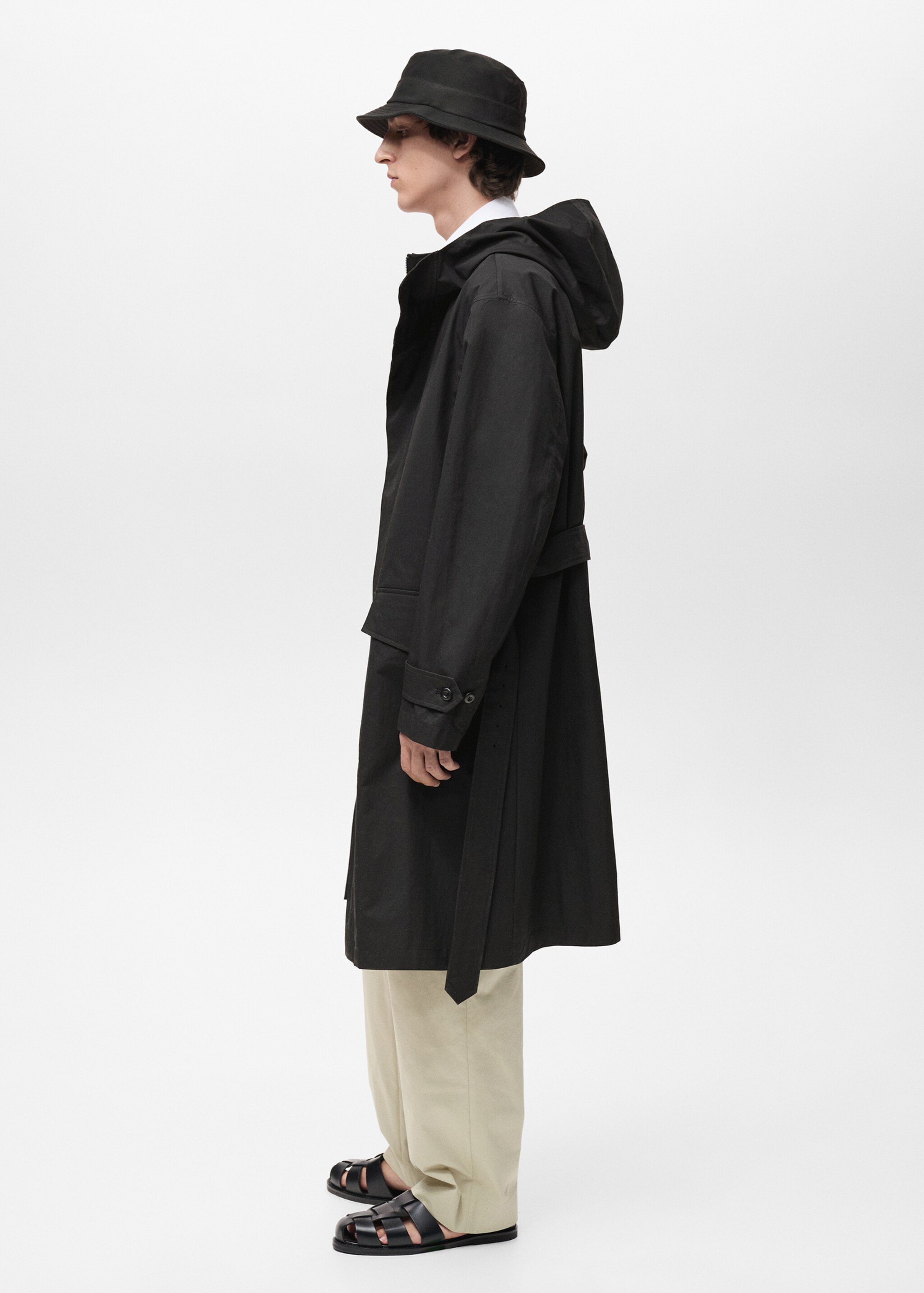 Trench coat with belt and hood - Details of the article 2, Black. Ref: 87034392-00.