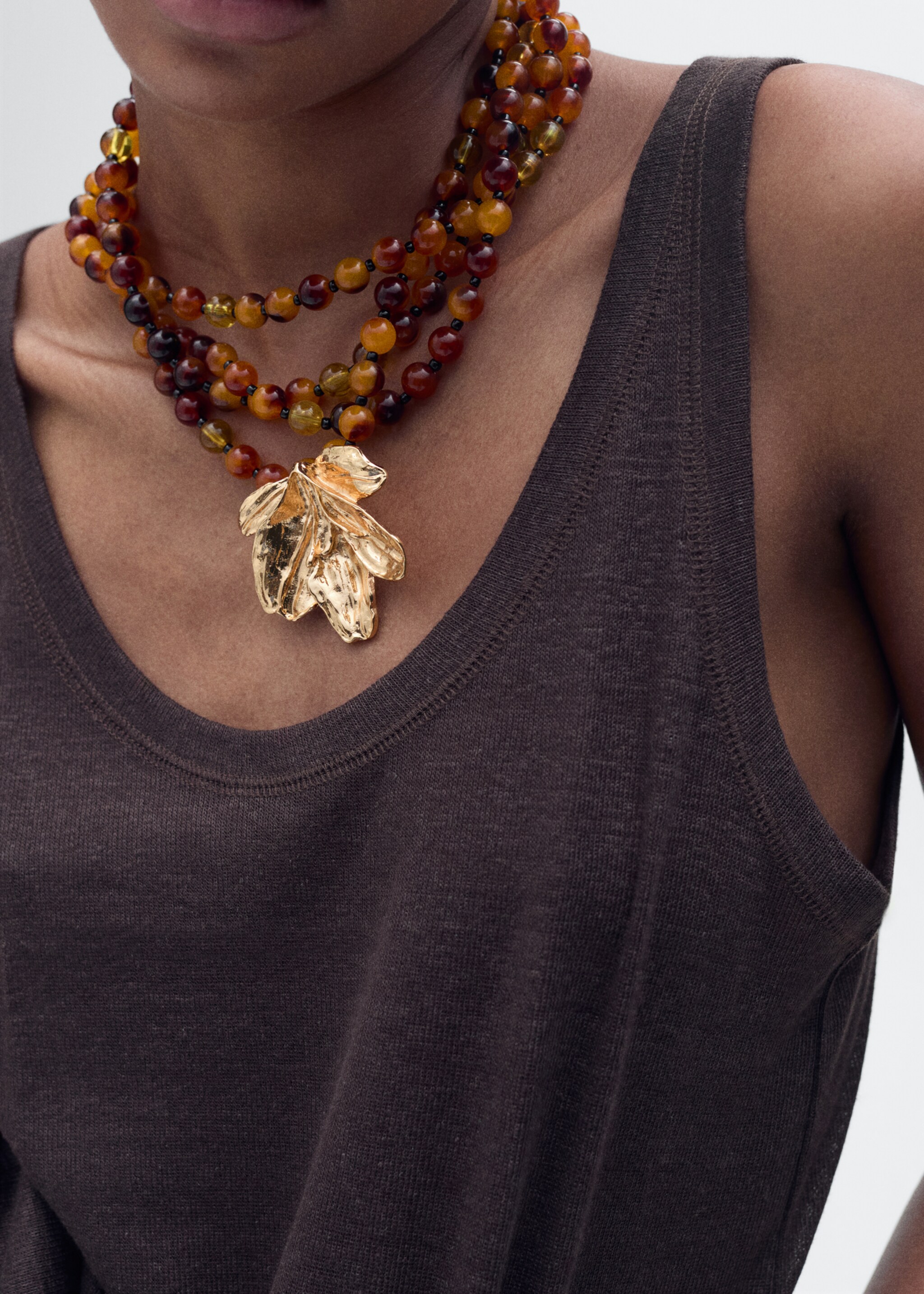 Combined beads necklace - Details of the article 9, Gold. Ref: 87034414-00.