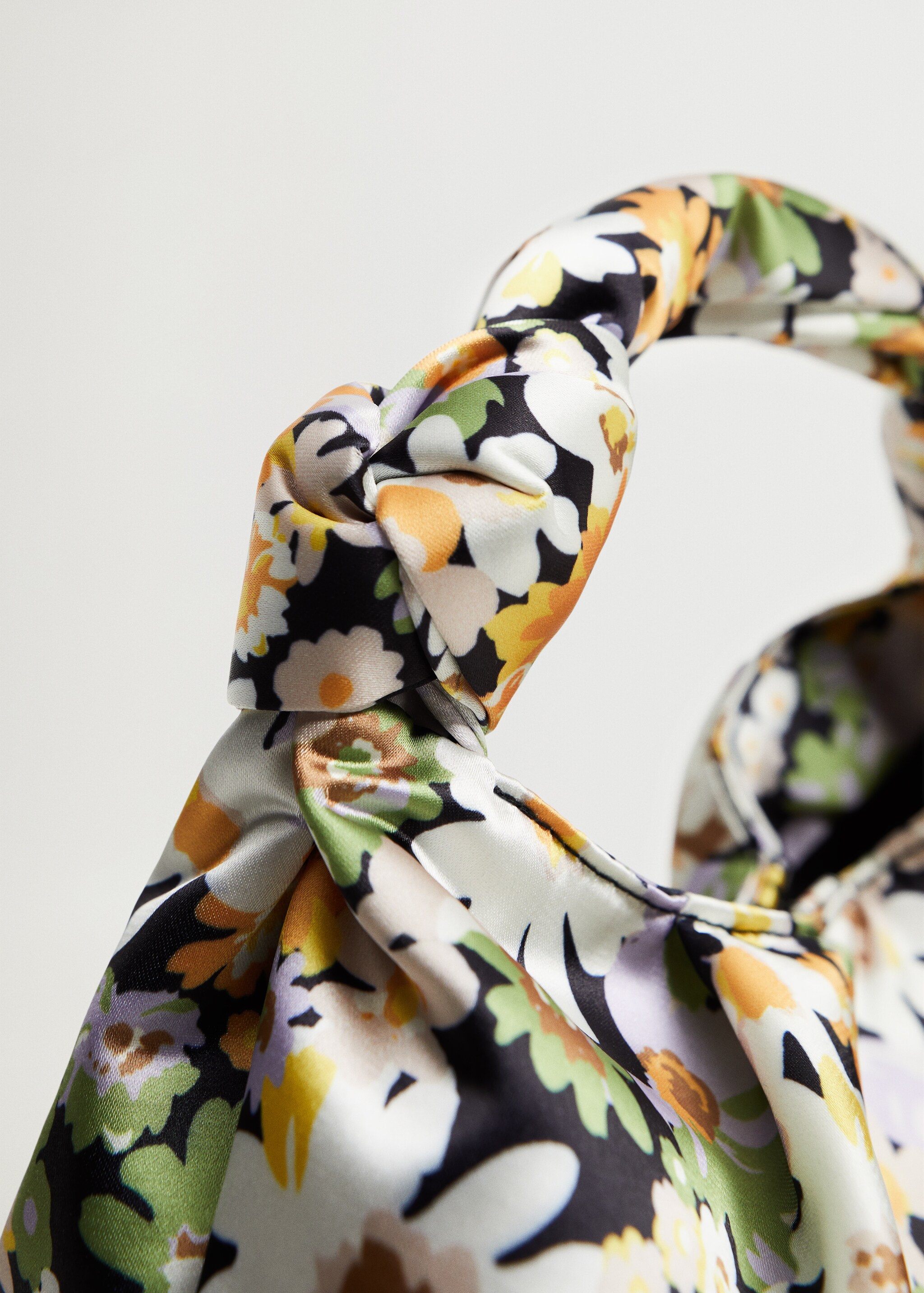 Bolso estampado floral - Plano medio