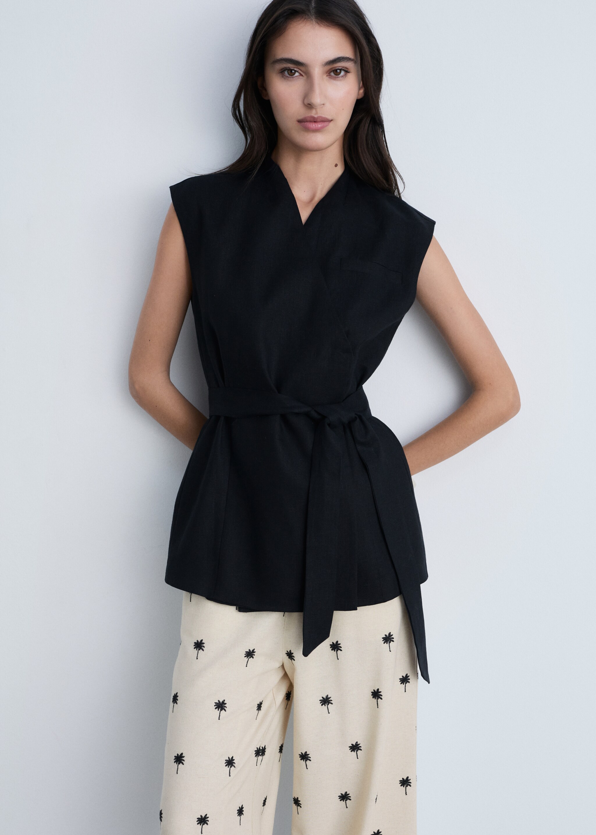 Embroidered straight-fit trousers - Details of the article 2, Beige. Ref: 87034779-00.