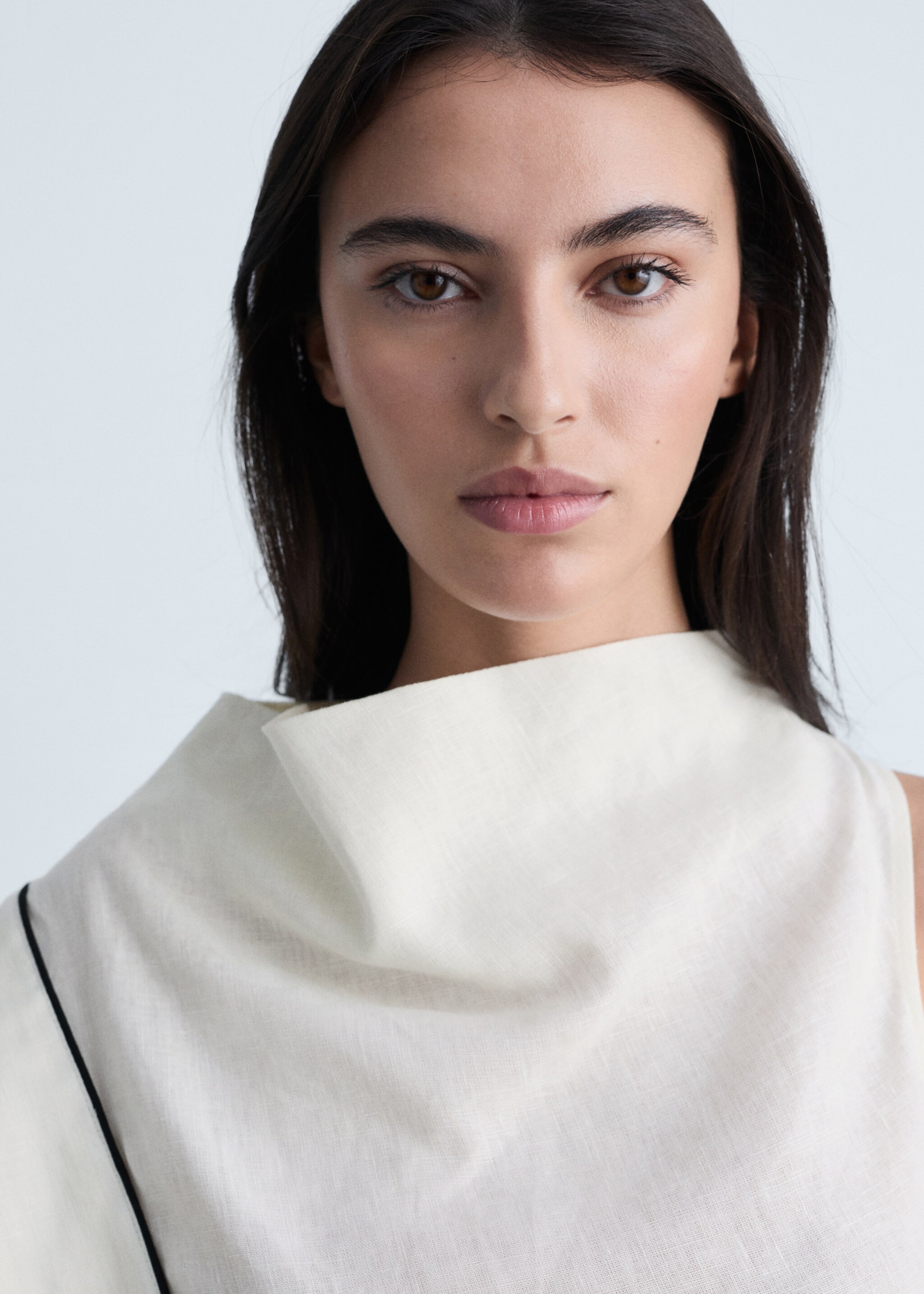 Contrasting-stripe linen blouse - Details of the article 1, Vanilla. Ref: 87034780-00.