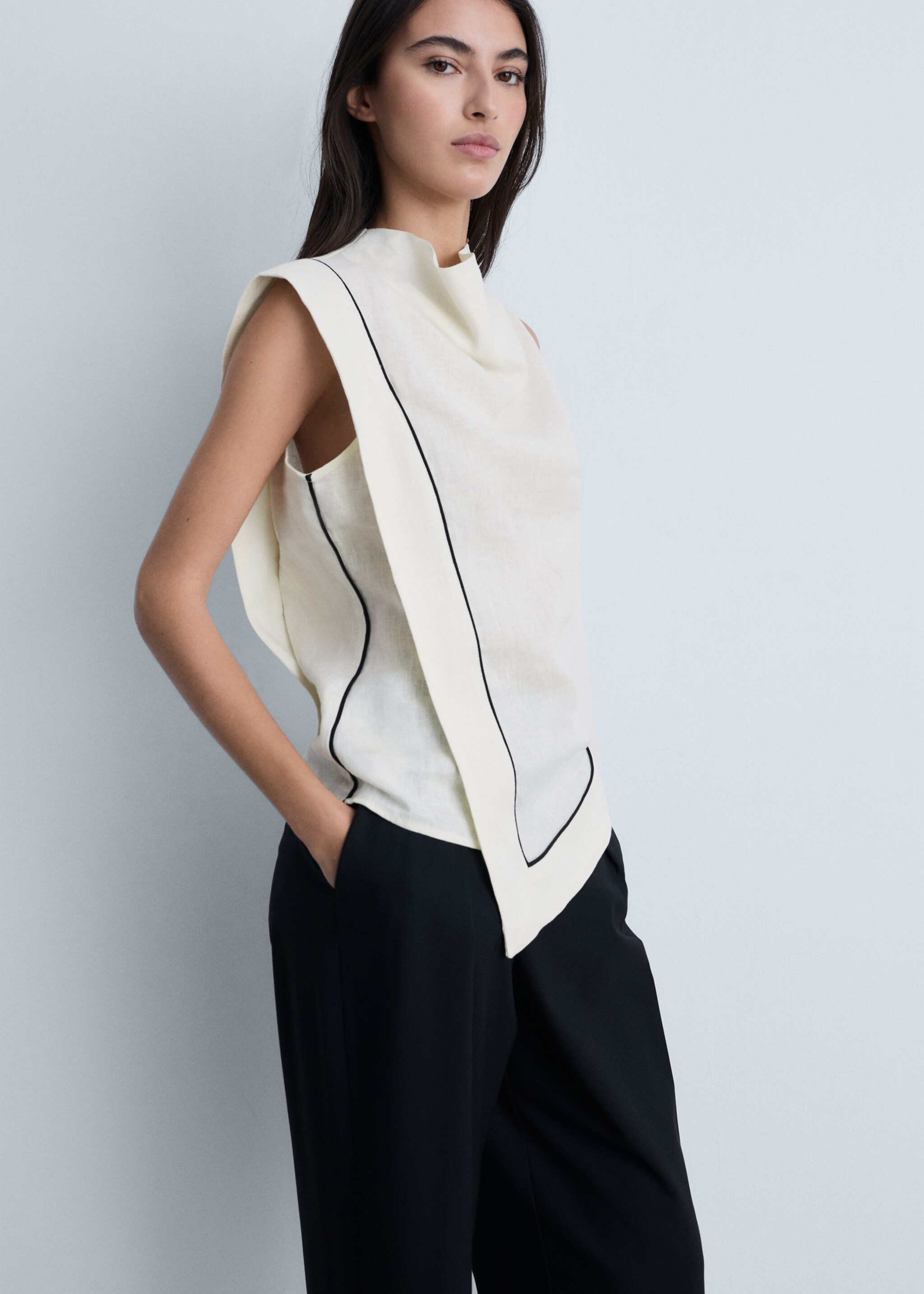 Contrasting-stripe linen blouse - Details of the article 2, Vanilla. Ref: 87034780-00.
