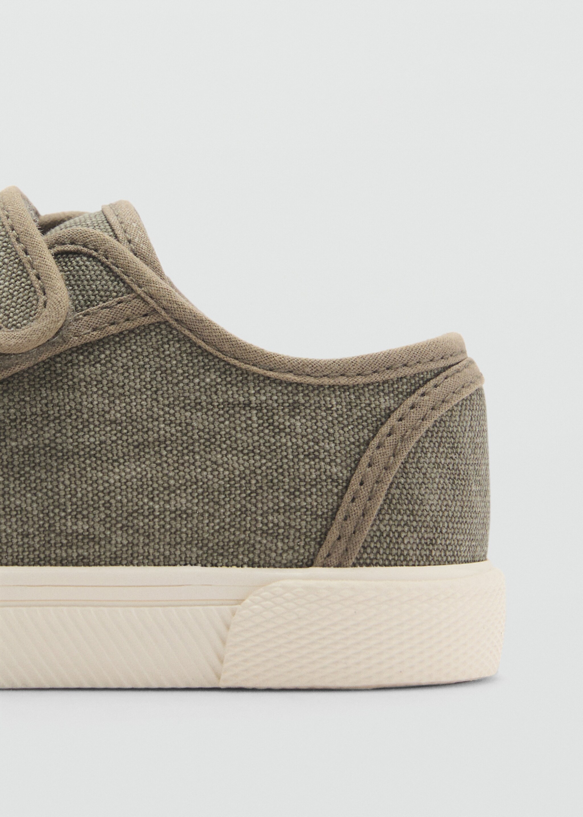 Velcro fastening straps sneakers - Details of the article 2, Khaki. Ref: 87034785-00.