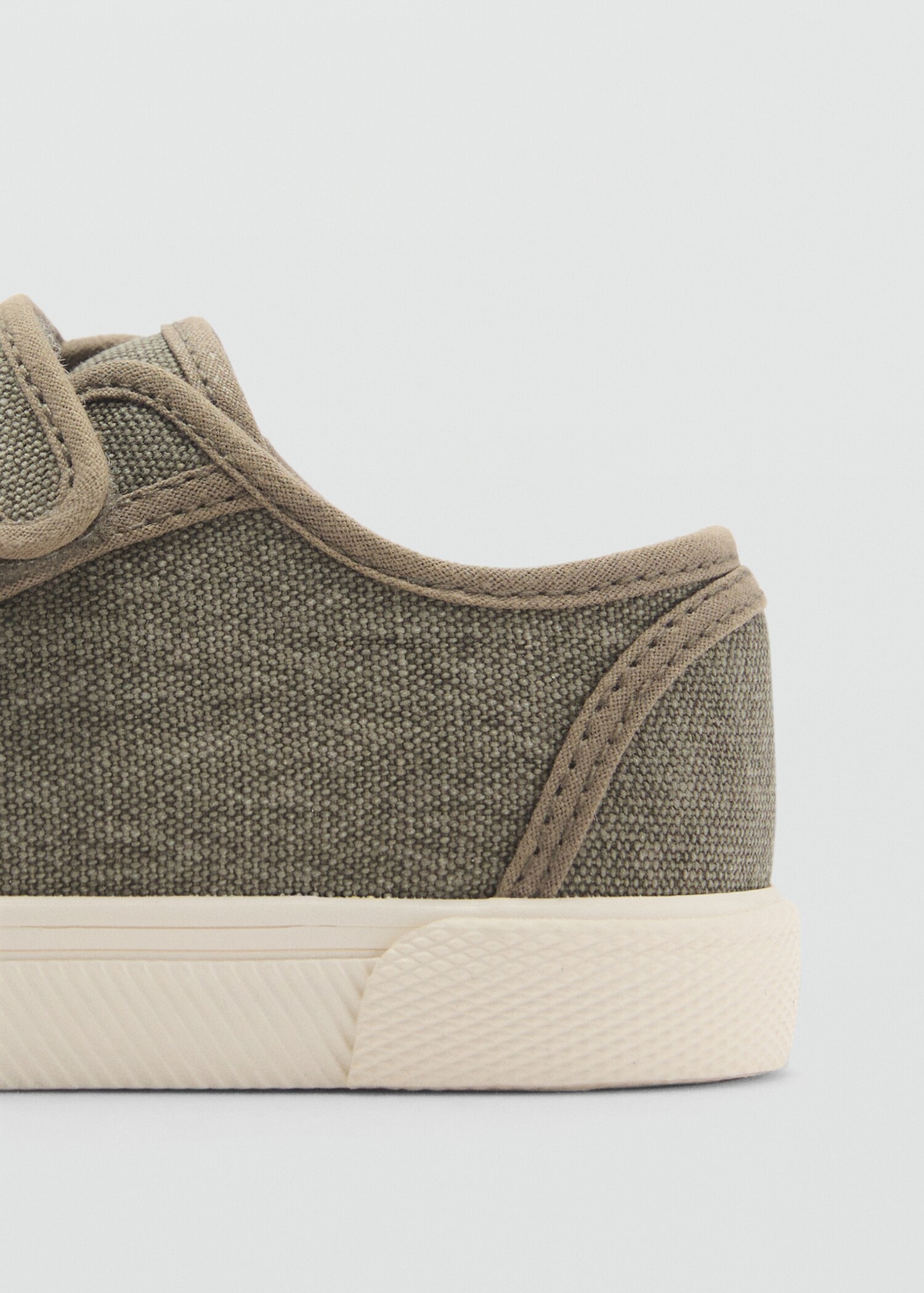 Velcro fastening straps sneakers - Details of the article 2