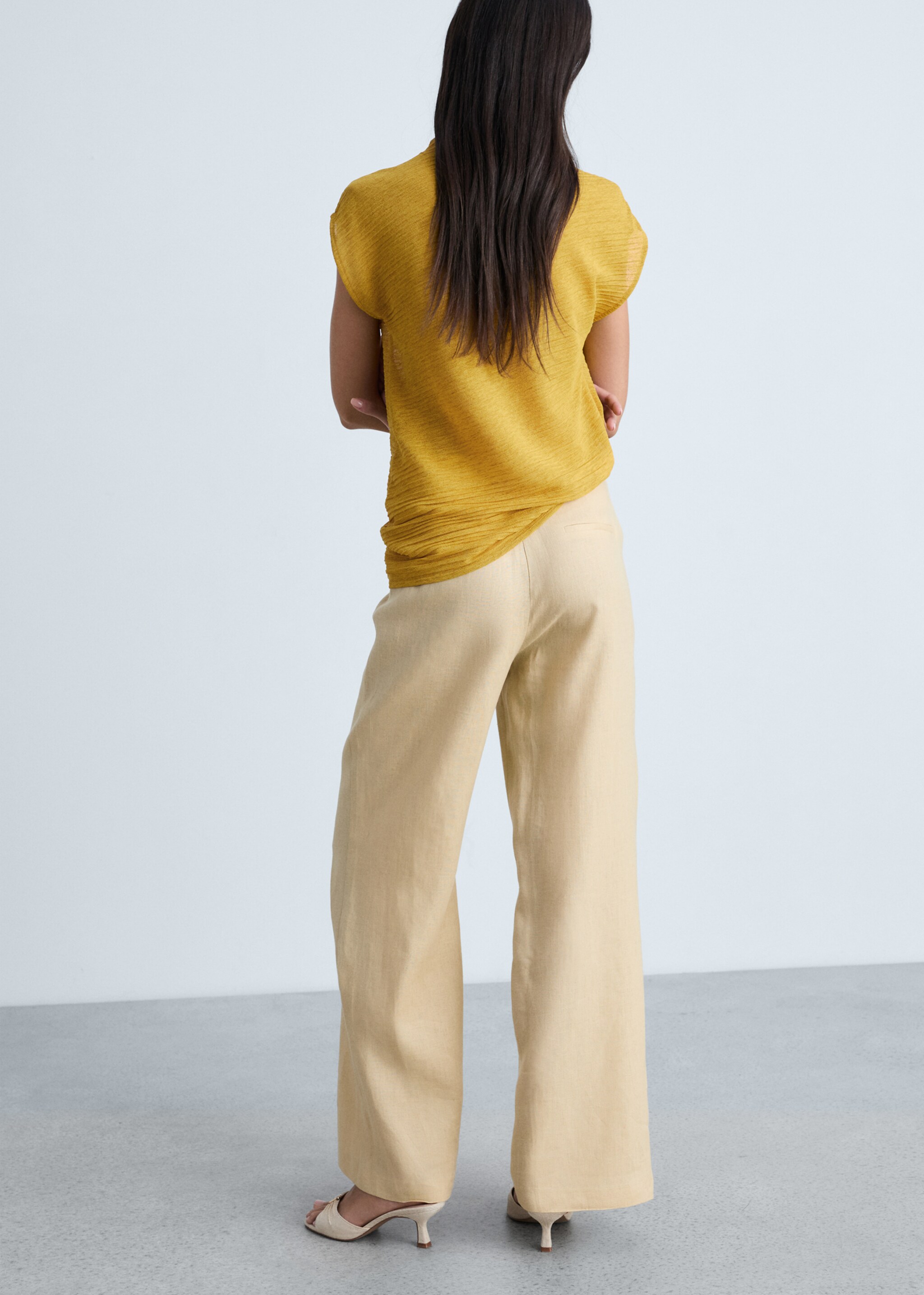 Linen crossover trousers - Reverse of the article, Sand. Ref: 87034788-00.