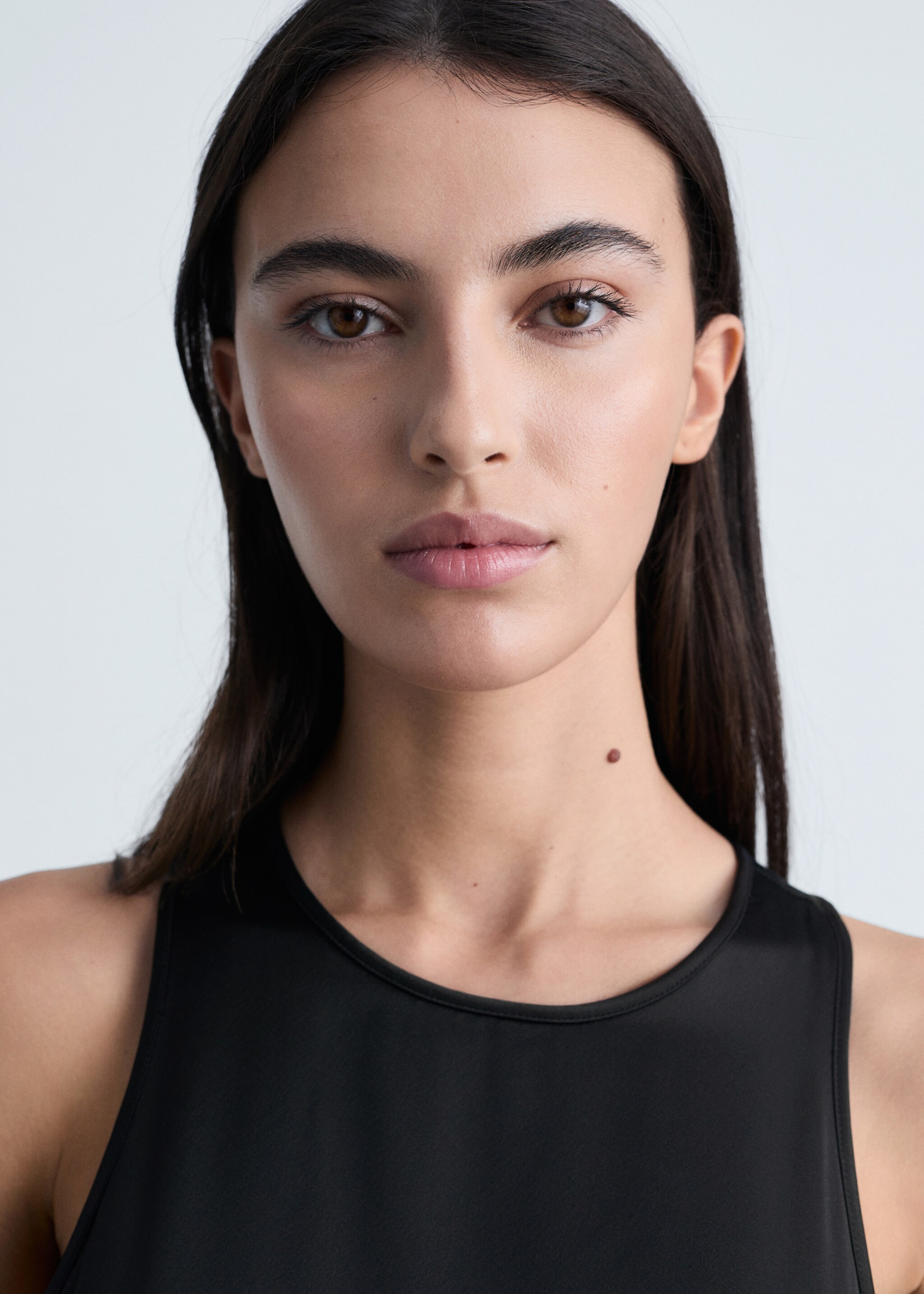 Satin maxi-flower dress - Details of the article 1, Black. Ref: 87034798-00.