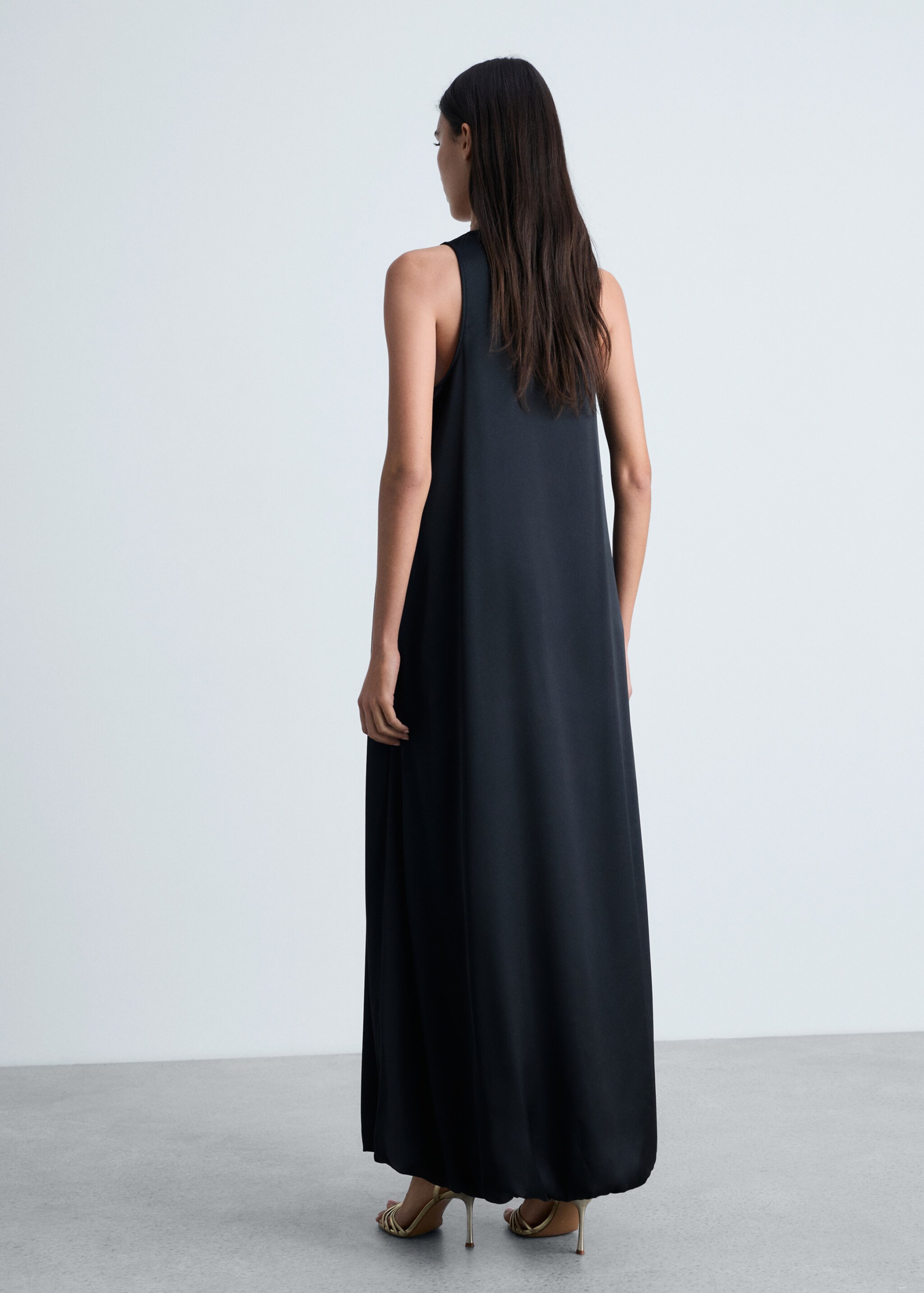 Satin maxi-flower dress - Reverse of the article, Black. Ref: 87034798-00.