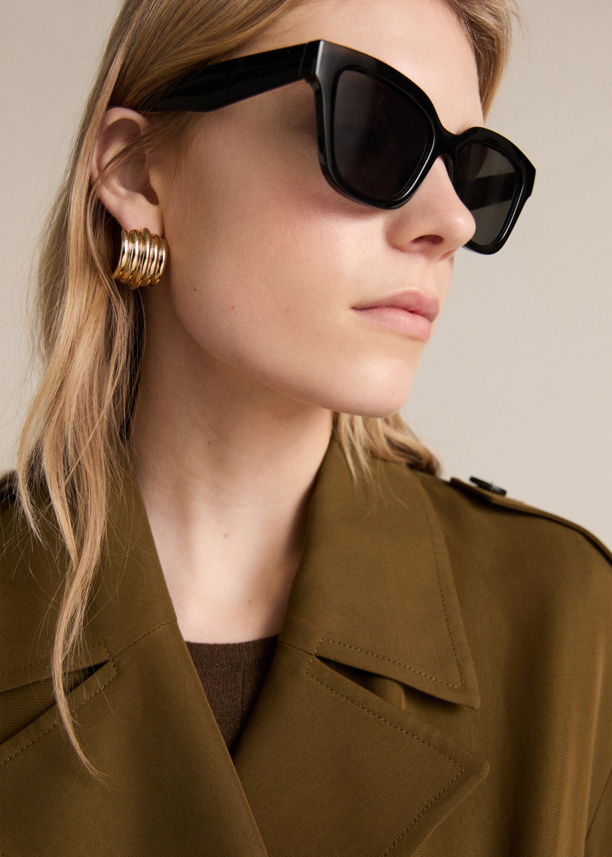 Oversized long lyocell trench coat - Details of the article 1, Khaki. Ref: 87034811-00.