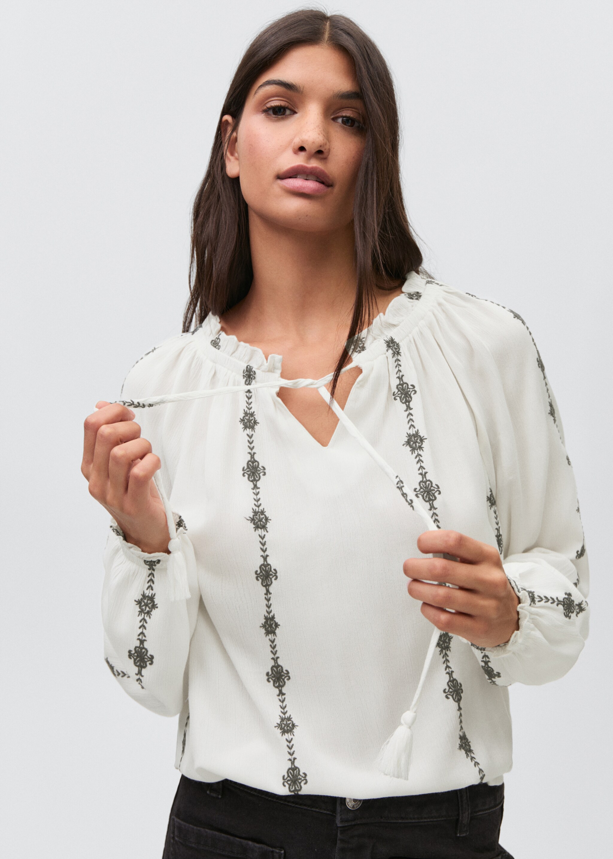 Embroidered blouse - Medium plane, Off White. Ref: 87035729-00.