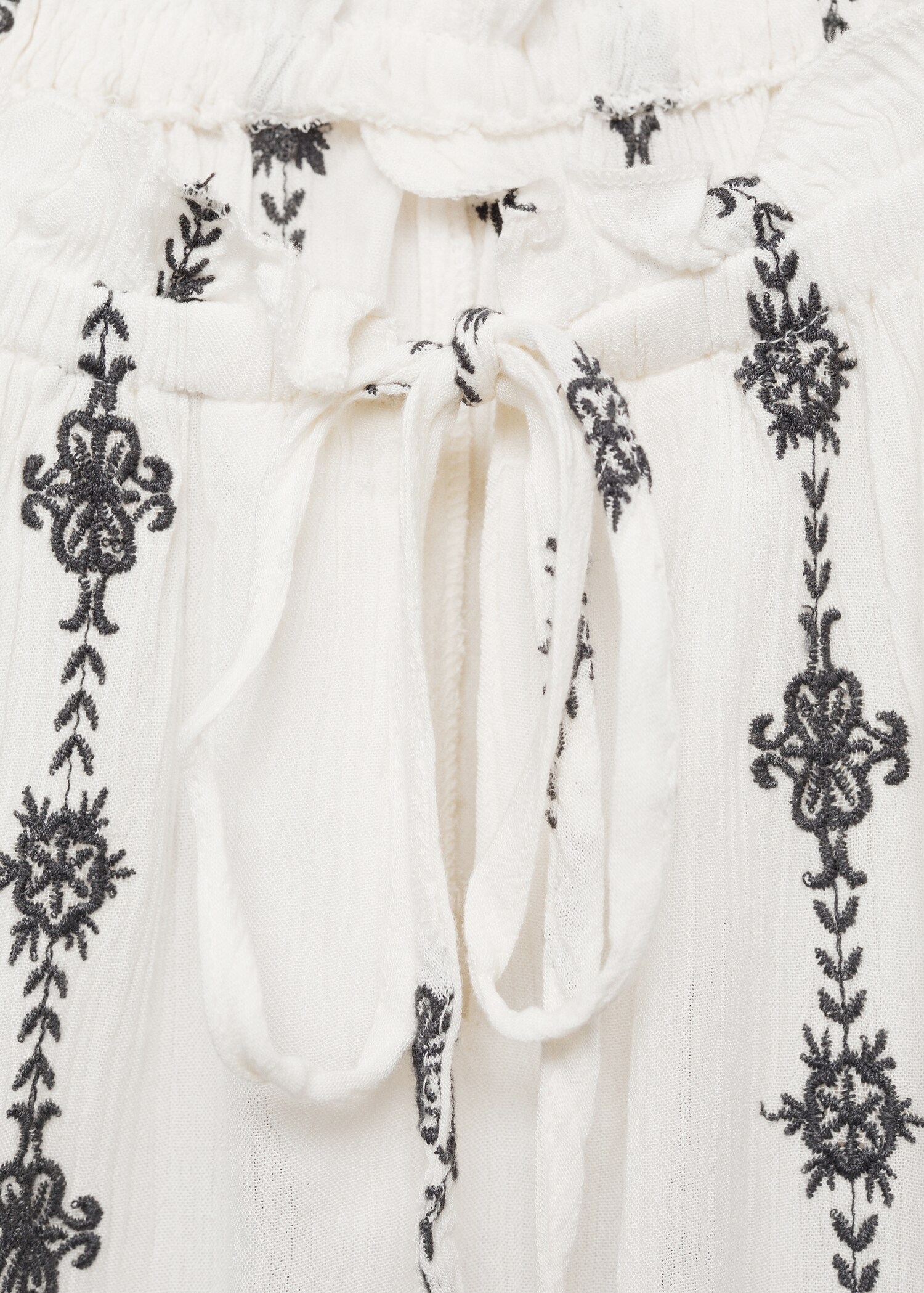 Embroidered blouse - Details of the article 8