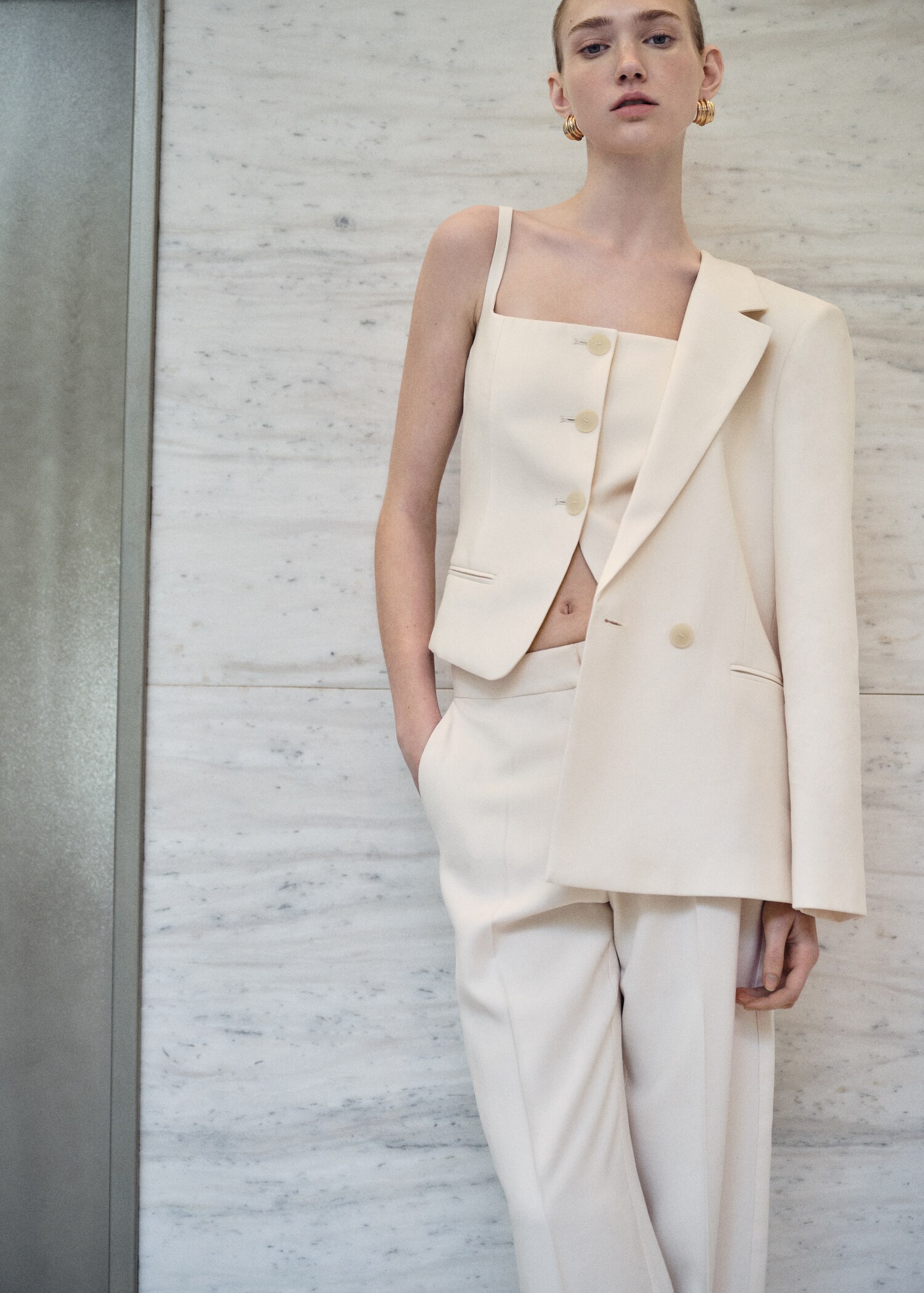 Rückenfreie Anzugweste - Detail des Artikels 7