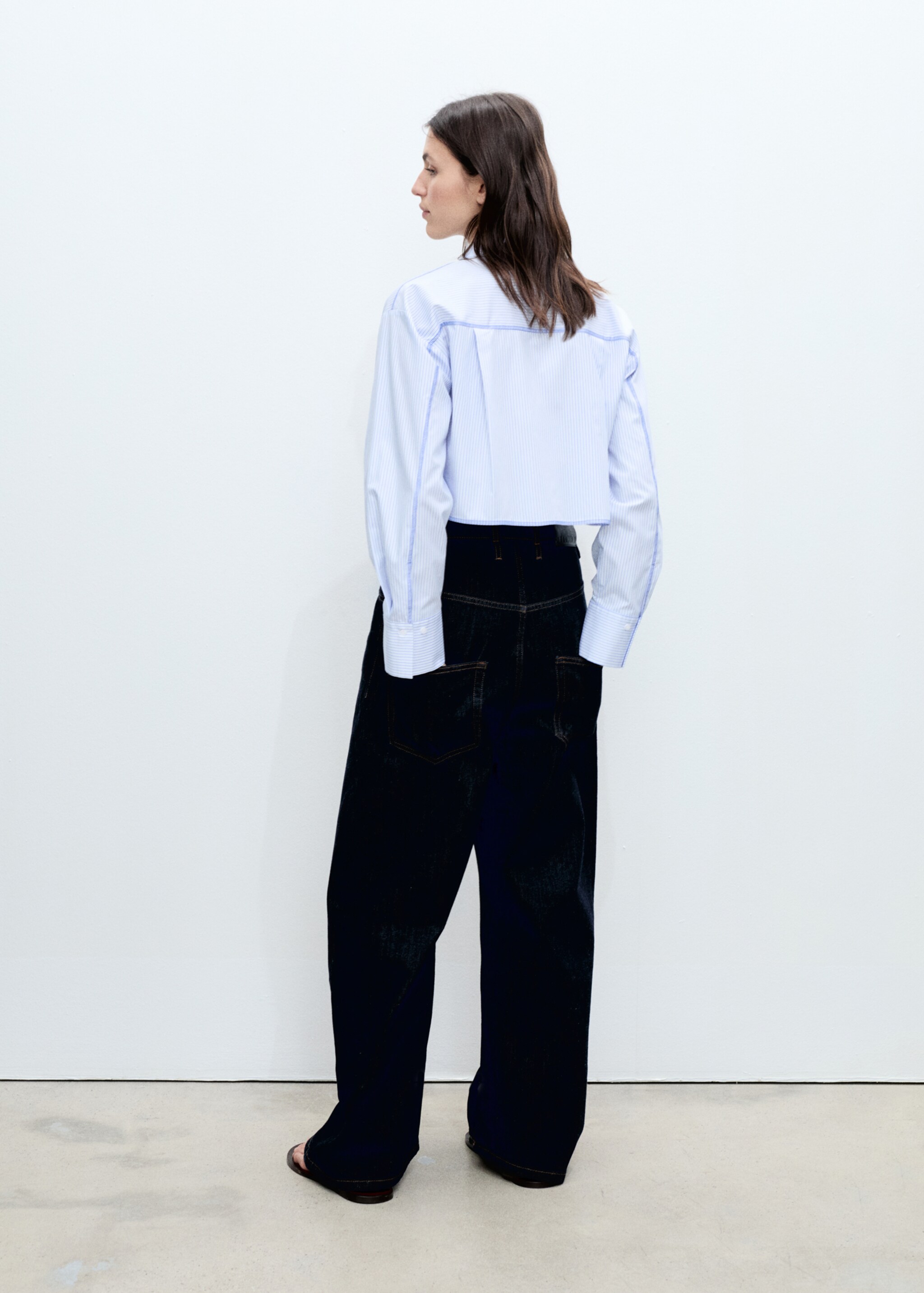 Kort skjorta med ränder och sömdetaljer - Artikelns baksida, Blå. Ref: 87035745-00.