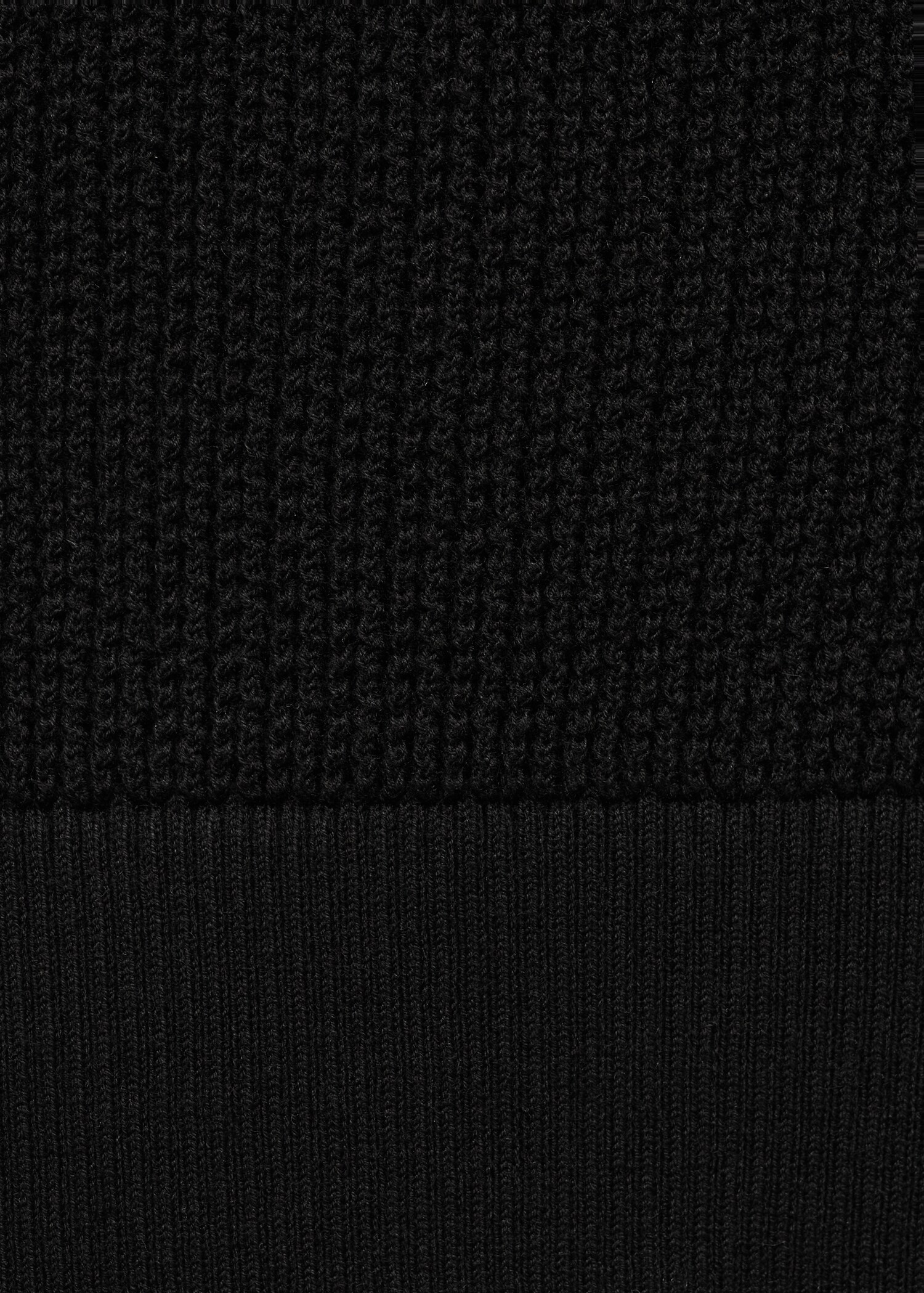 Short-sleeved openwork knitted sweater - Details of the article 0