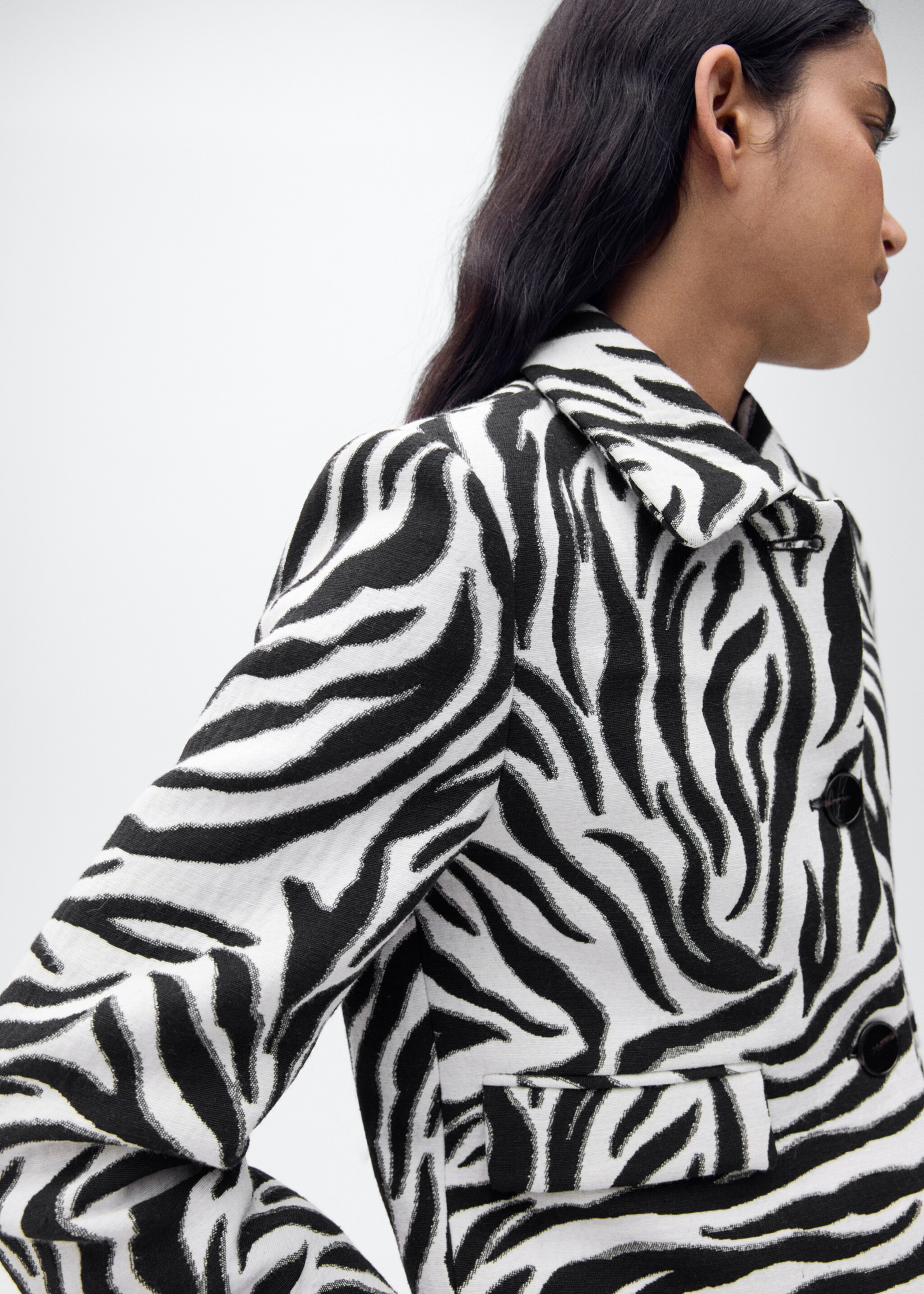 Zebra-print jacket with buttons - Medium plane, Black. Ref: 87035769-00.