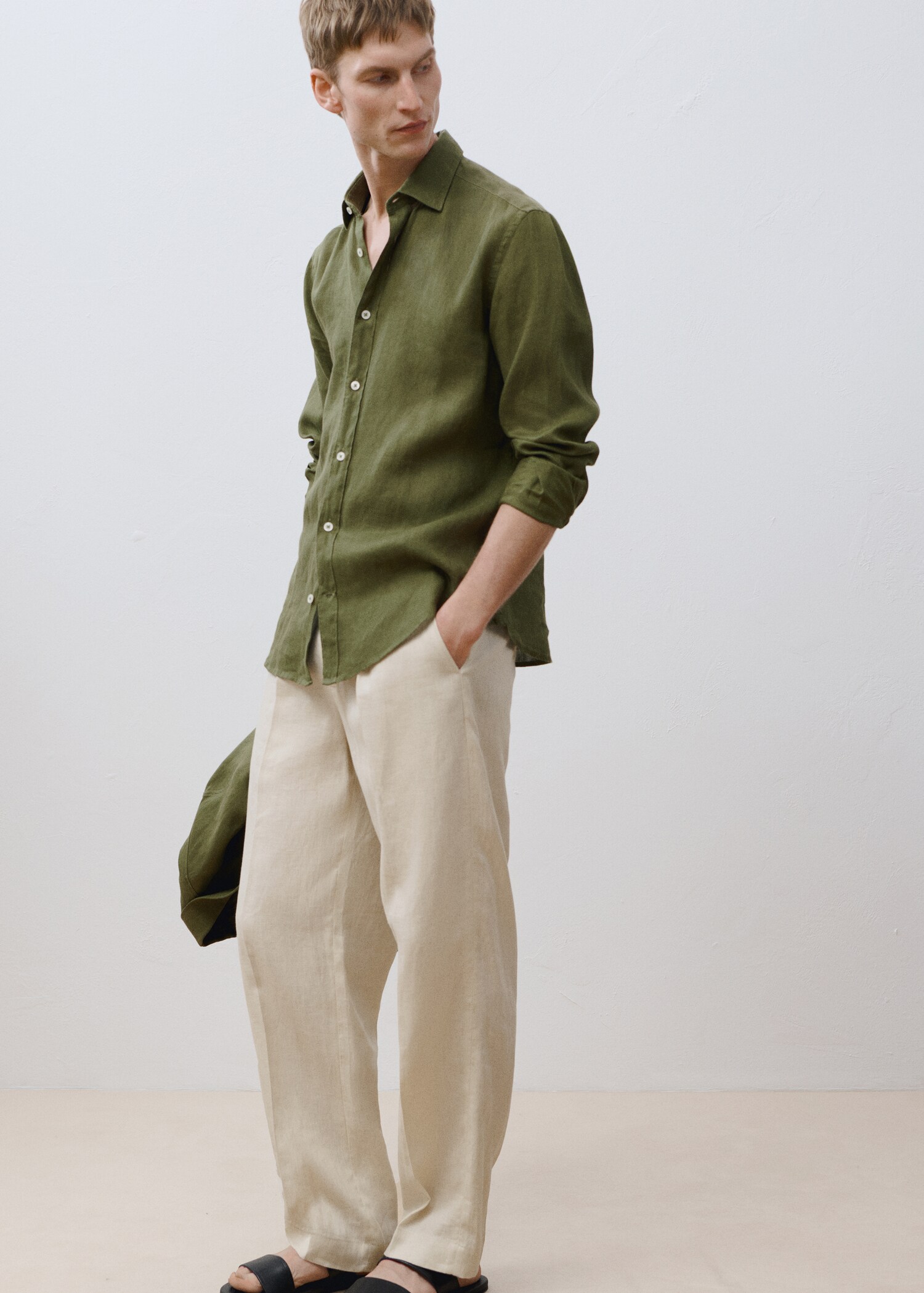 100% linen pleated trousers - Details of the article 5
