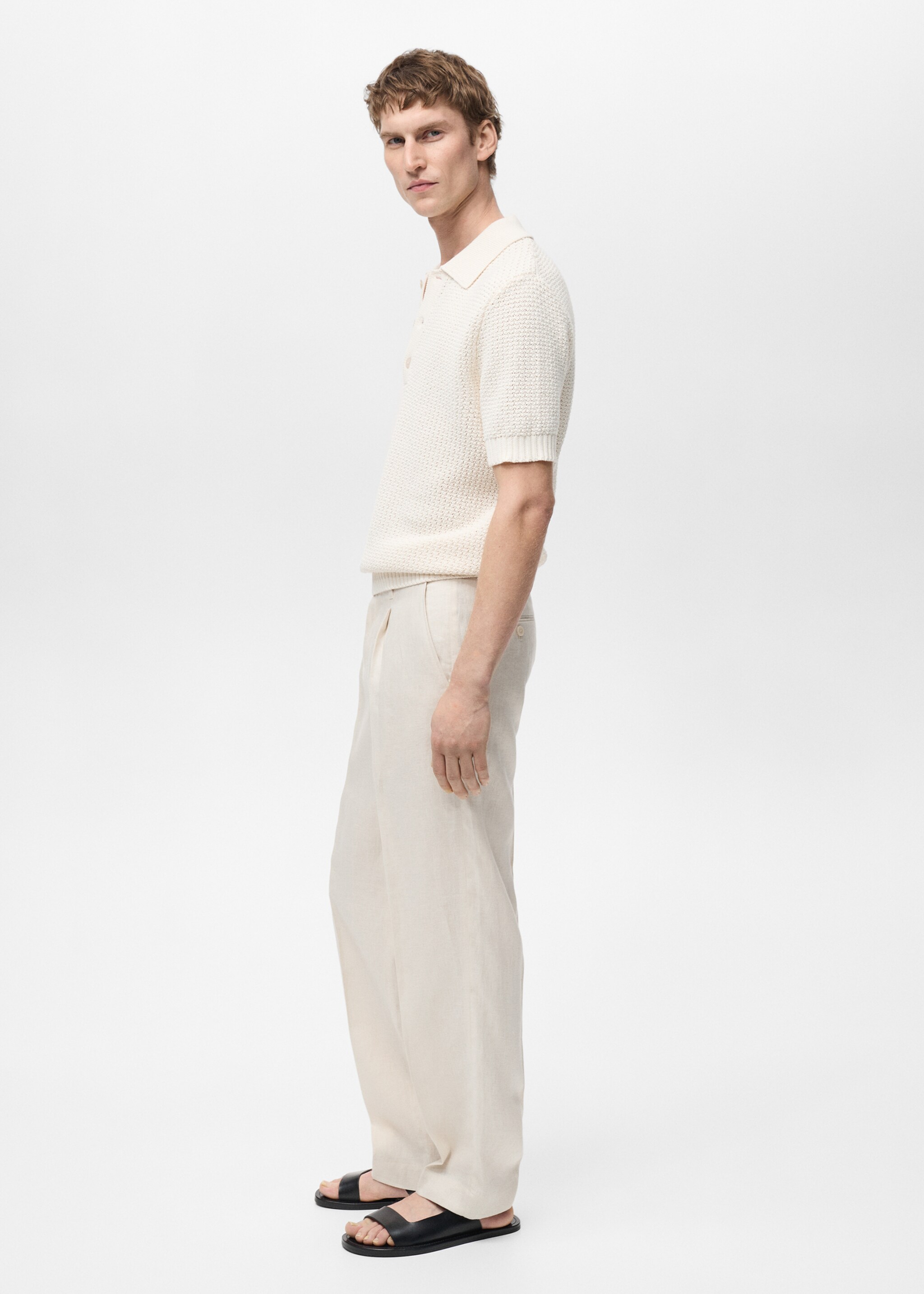 100% linen pleated trousers - Details of the article 6, Ivory White. Ref: 87035920-00.