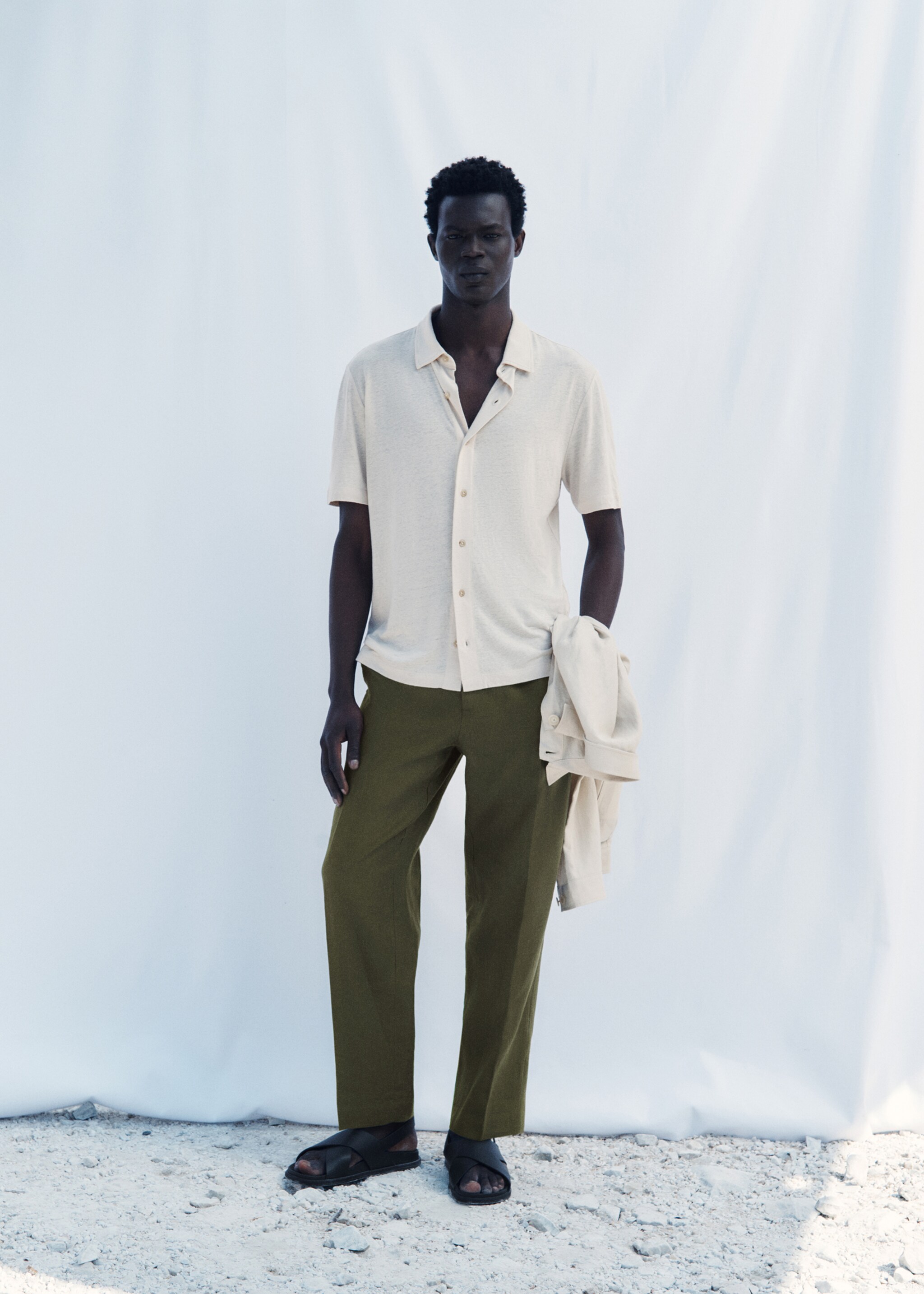 100% linen regular-fit trousers - Details of the article 3, Green. Ref: 87035921-00.