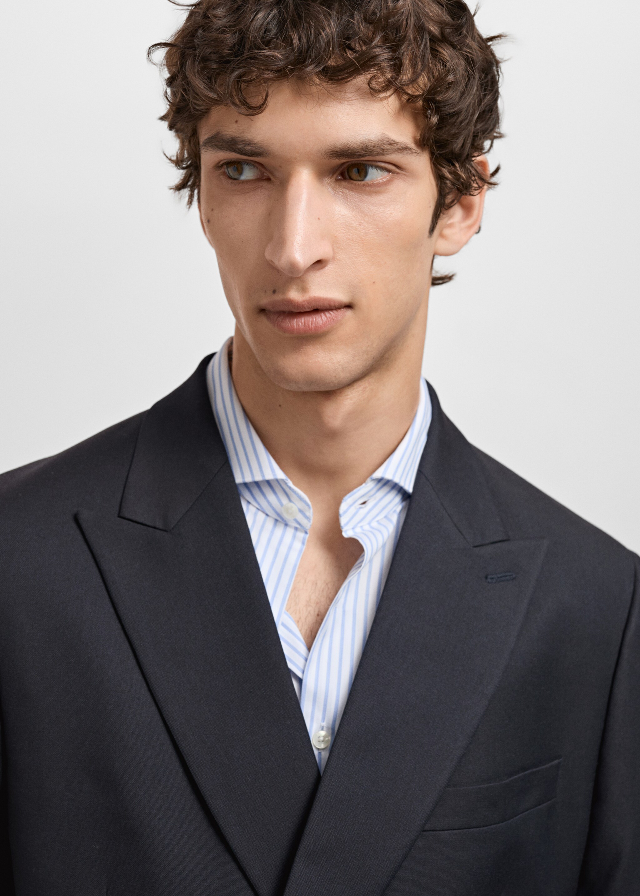 Zweireihiges Slim-Fit-Sakko Mónaco - Detail des Artikels 1, Dunkles Marineblau. Ref: 87035928-00.