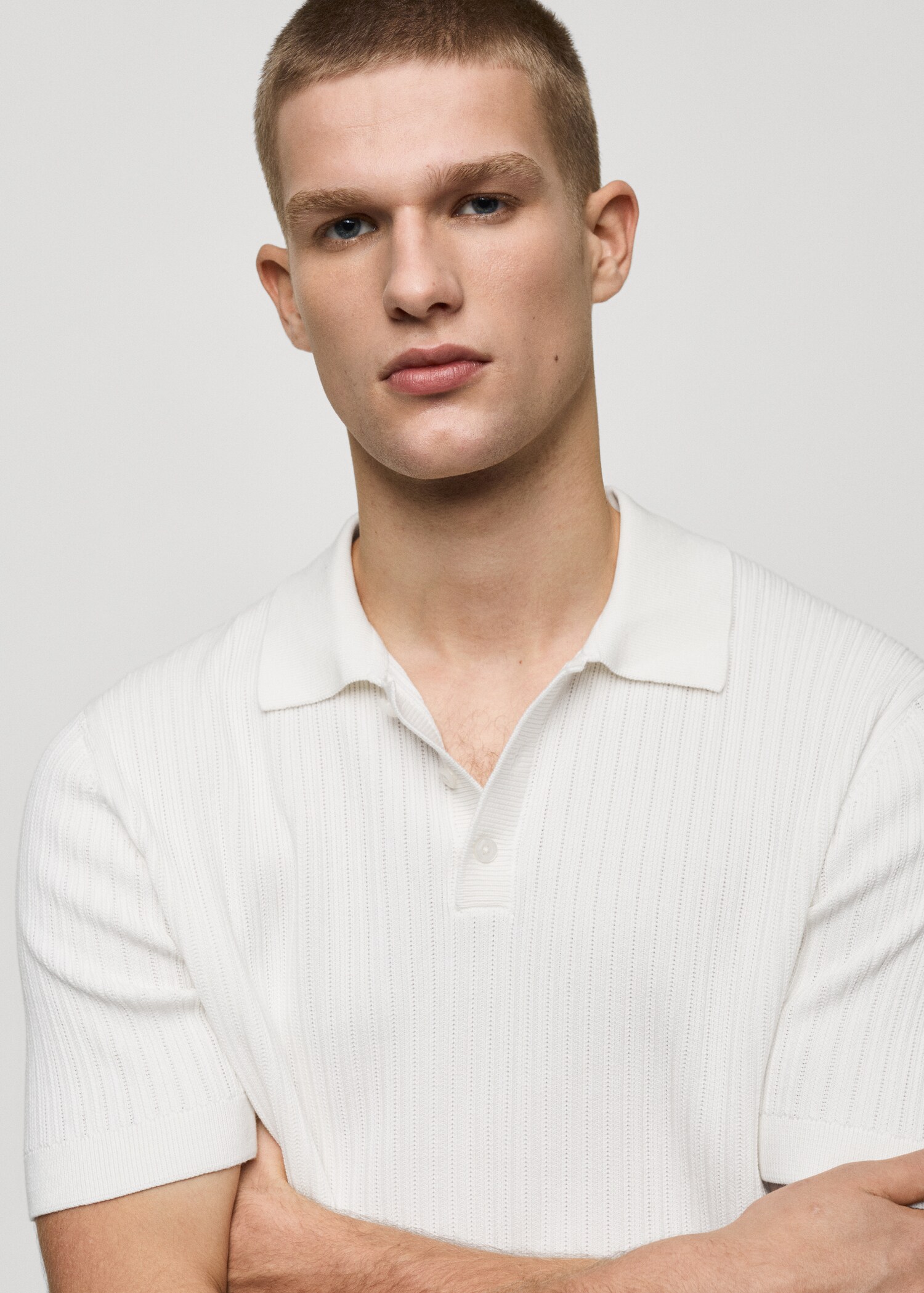 Geripptes Feinstrick-Poloshirt aus Baumwolle - Detail des Artikels 1