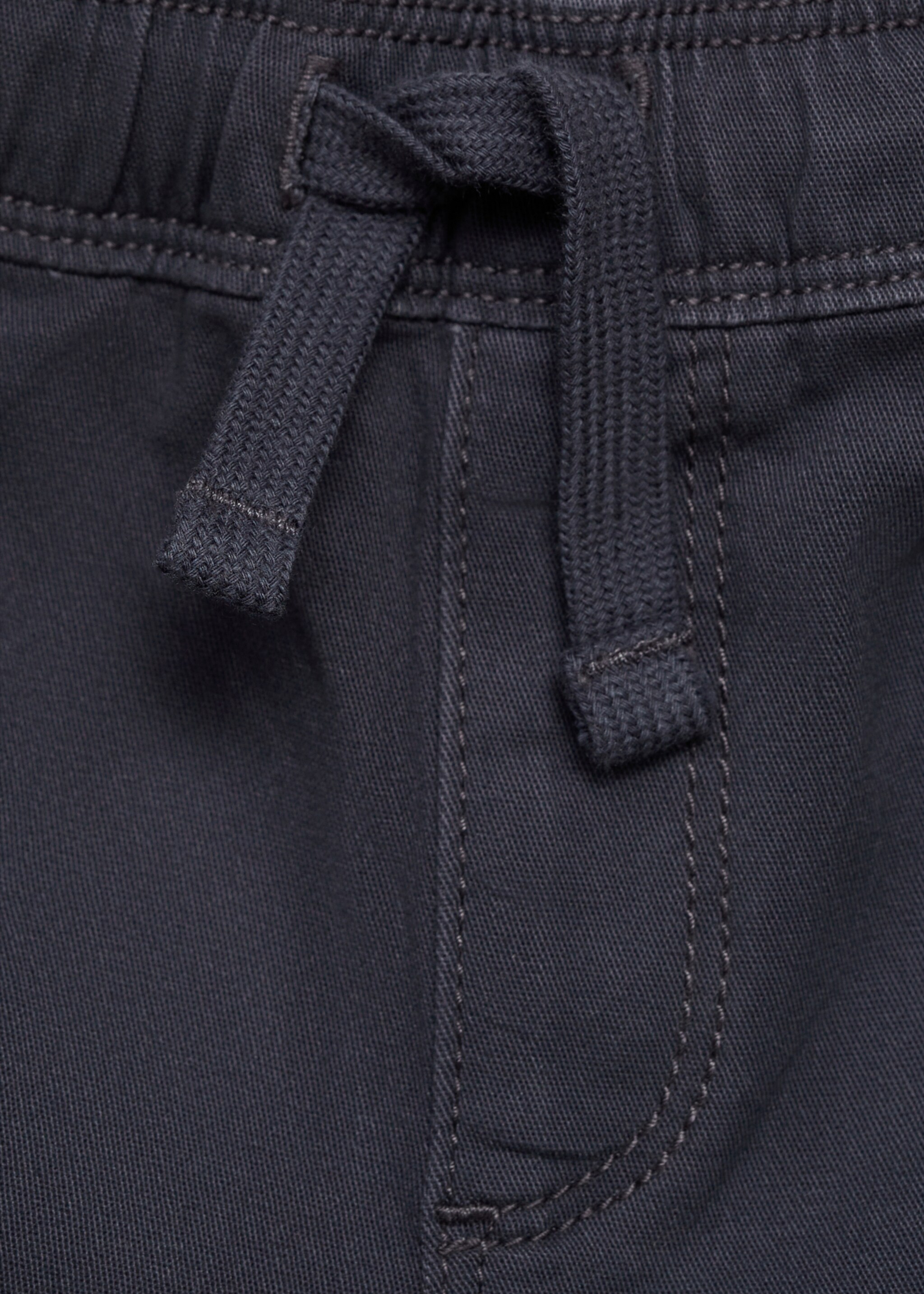 Drawstring cargo Bermuda shorts - Details of the article 8, Charcoal. Ref: 87035946-00.