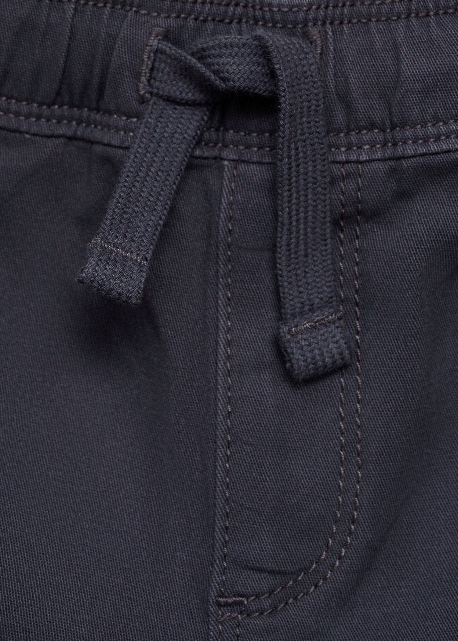 Drawstring cargo Bermuda shorts - Details of the article 8