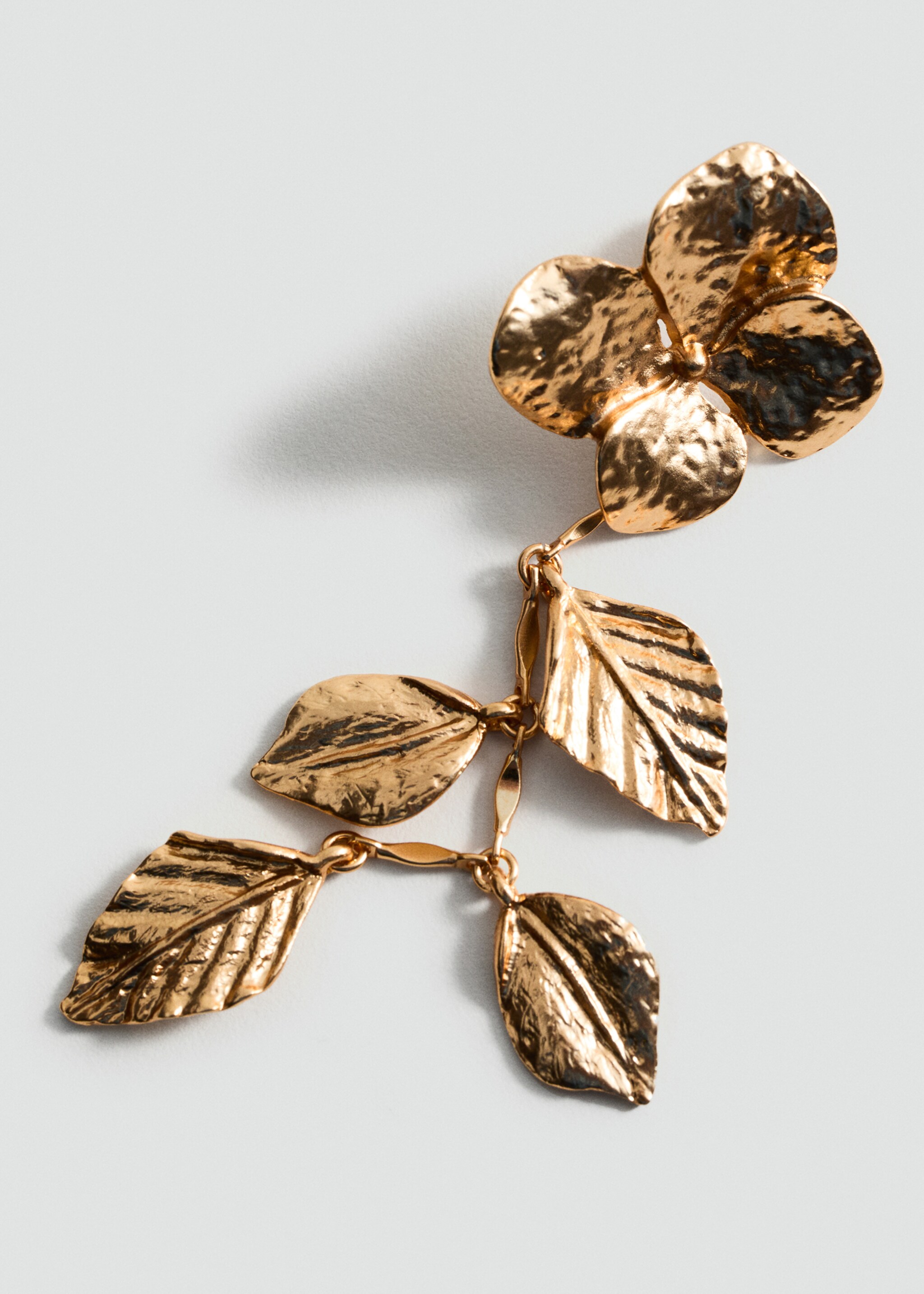 Pendientes metálicos flores colgantes - Detalle del artículo 1, Oro. Ref: 87035959-00.