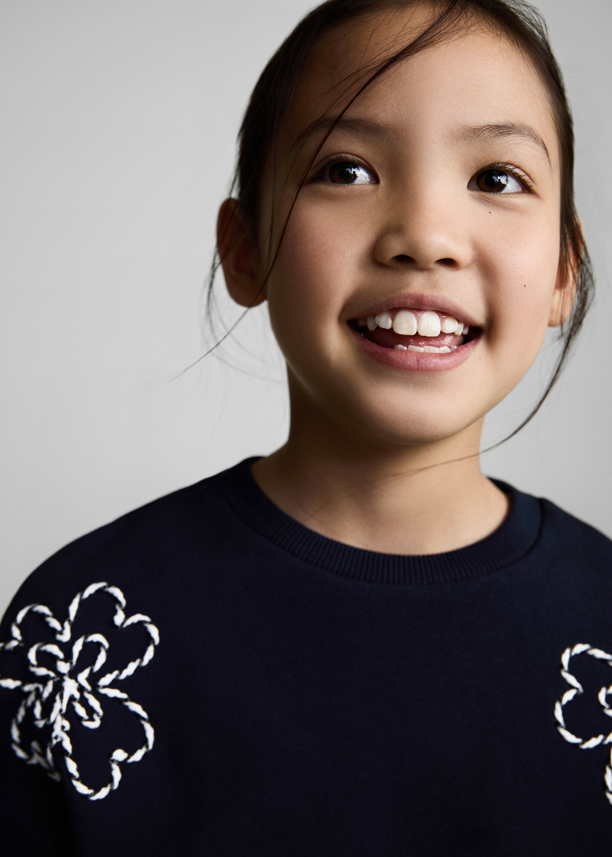 Sweat-shirt coton fleurs brodées - Détail de l'article 1, Bleu marine foncé. Ref: 87035971-00.