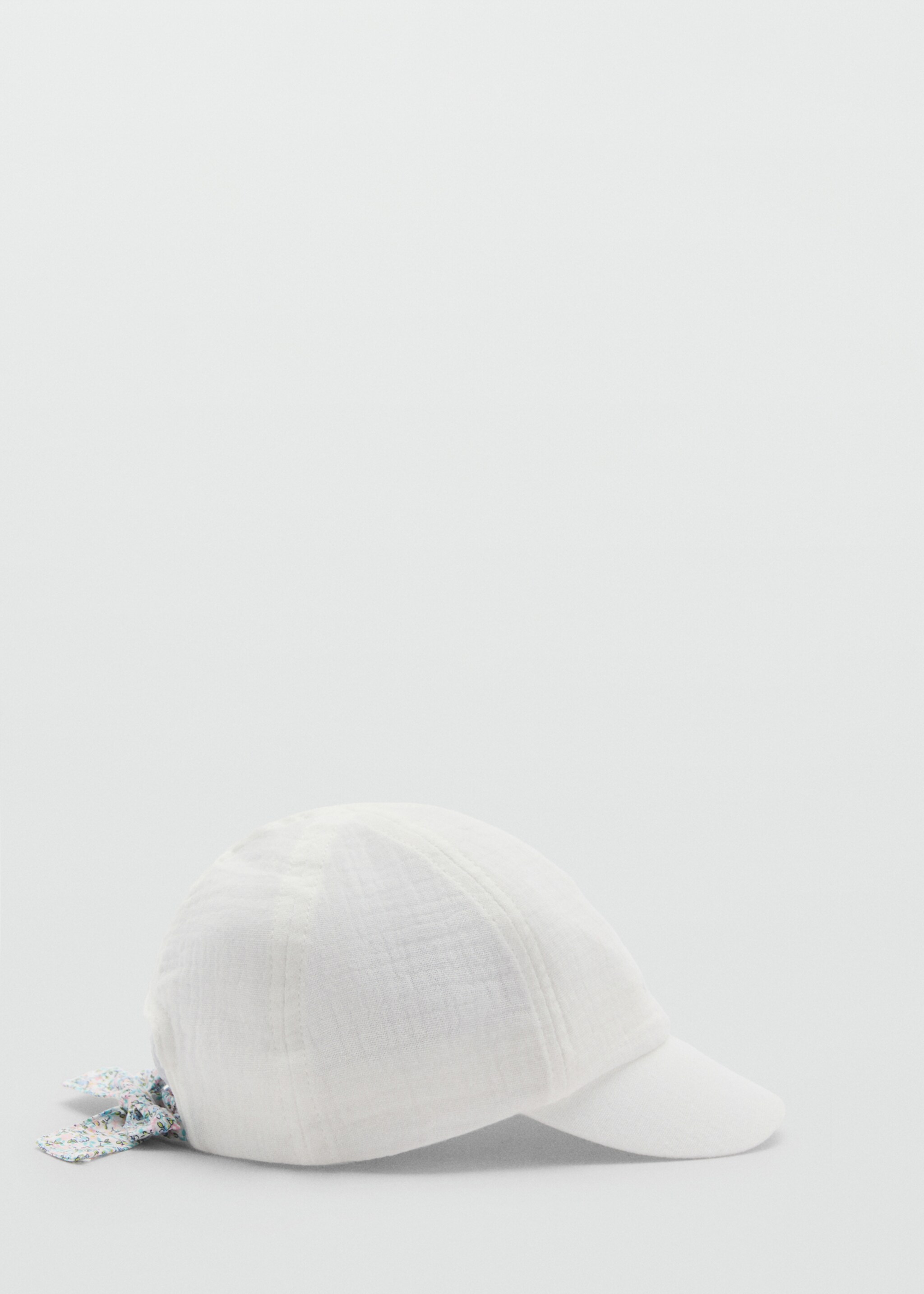 Cheesecloth cap with bow detail - Article without model, White. Ref: 87035972-00.