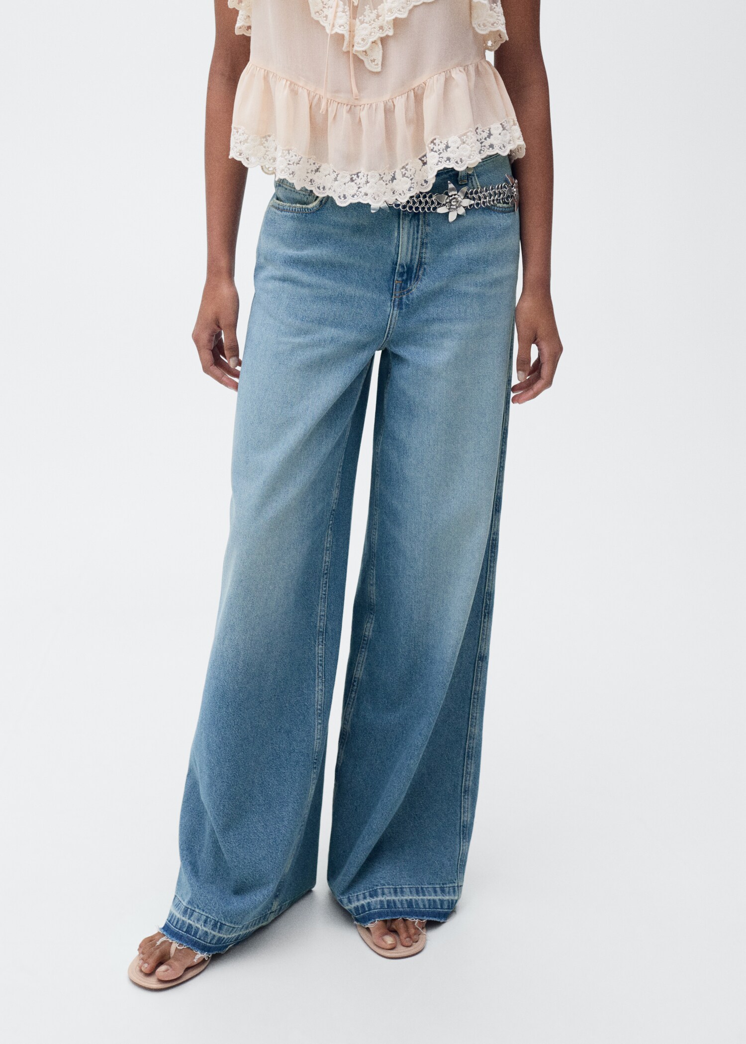 Wide-leg jeans with frayed hem - Medium plane