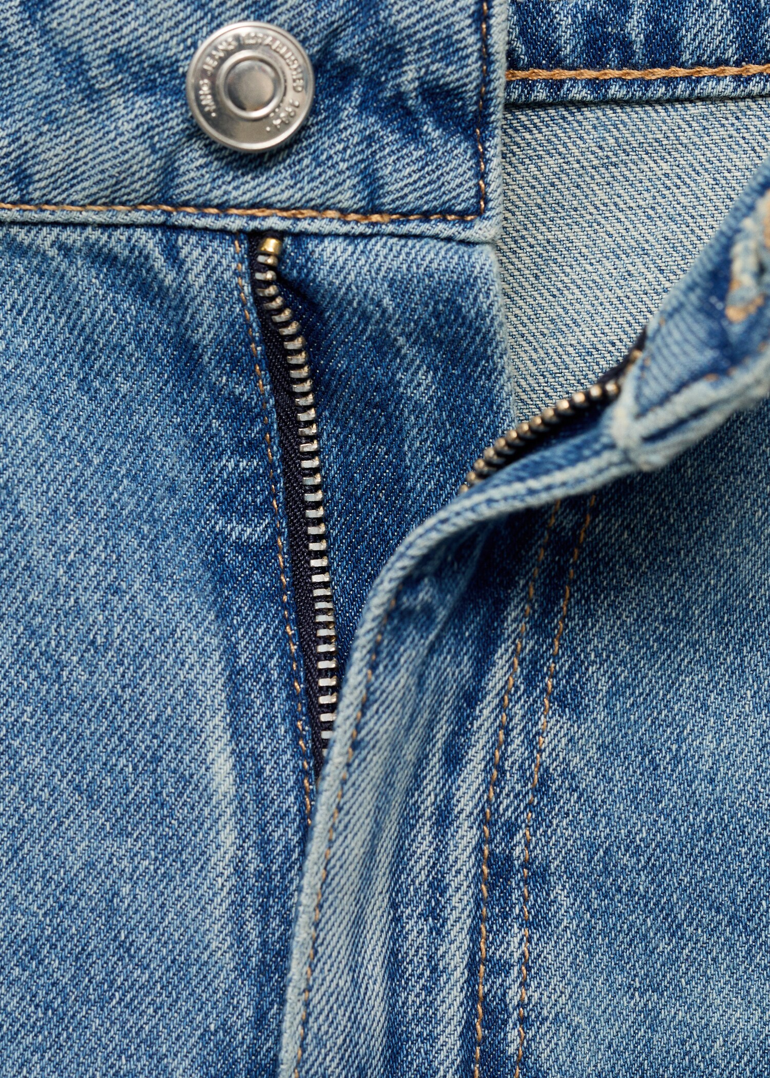 Wide-leg jeans with frayed hem - Details of the article 0
