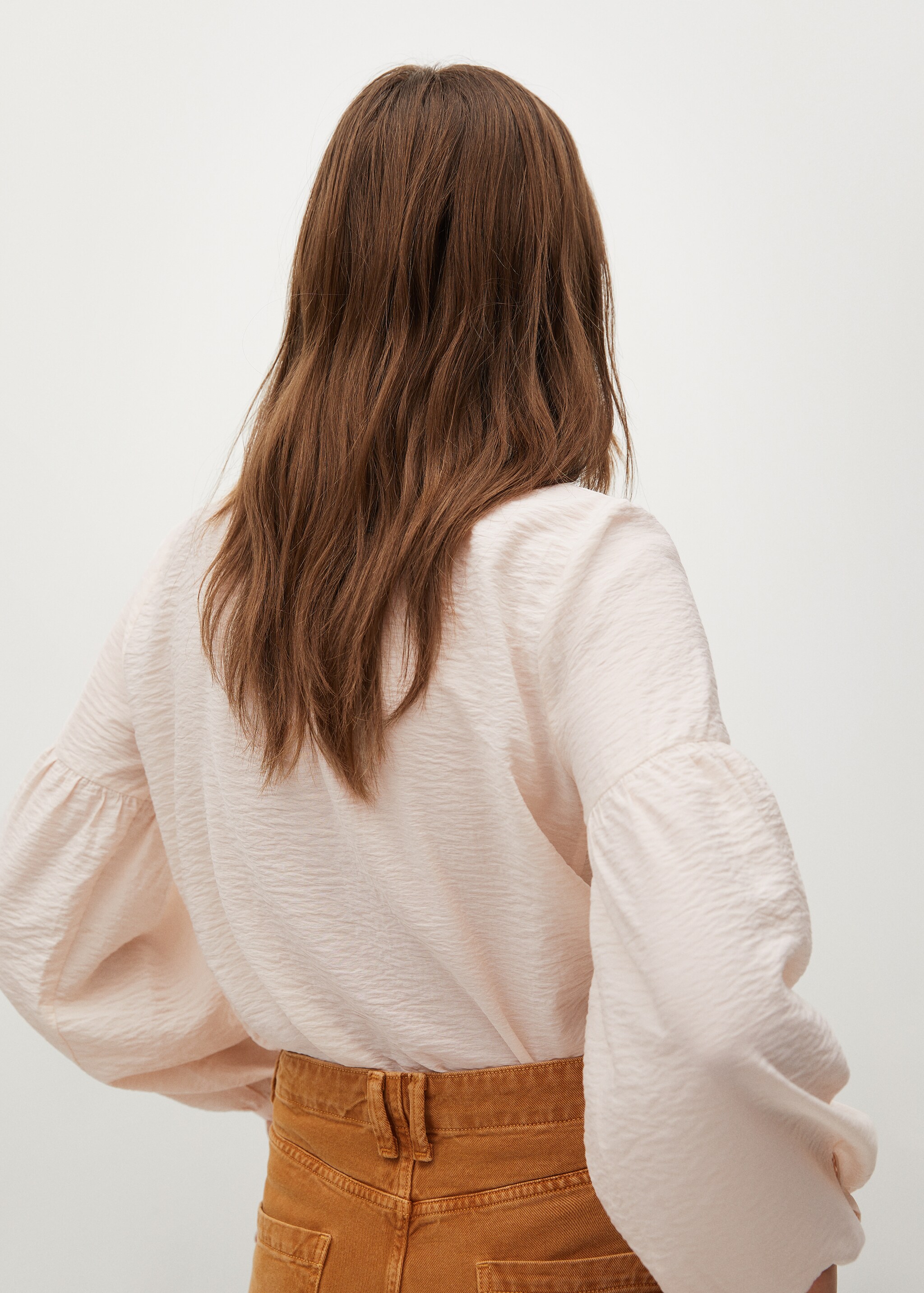 Bluse mit Schleifenkragen - Rückseite des Artikels