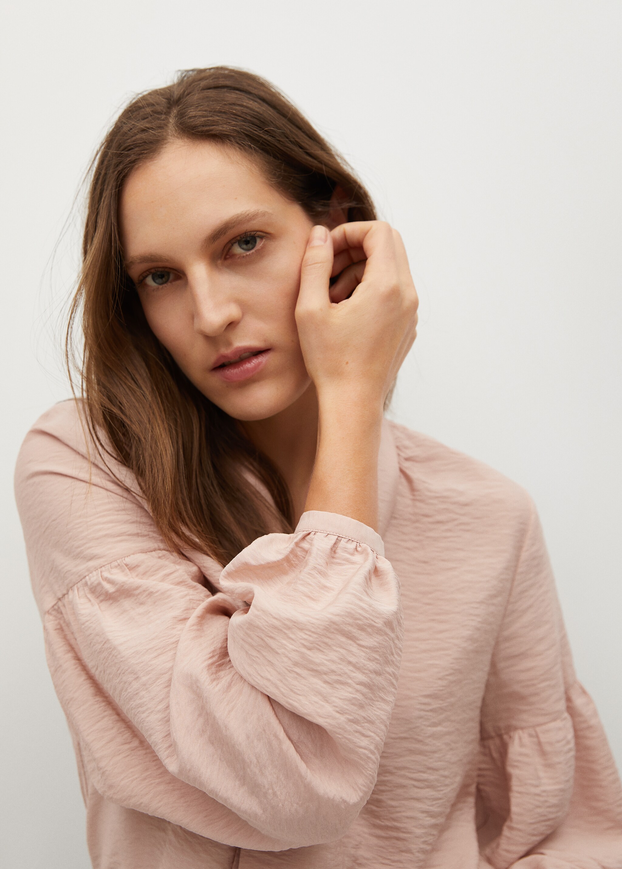Bluse mit Schleifenkragen - Detail des Artikels 2