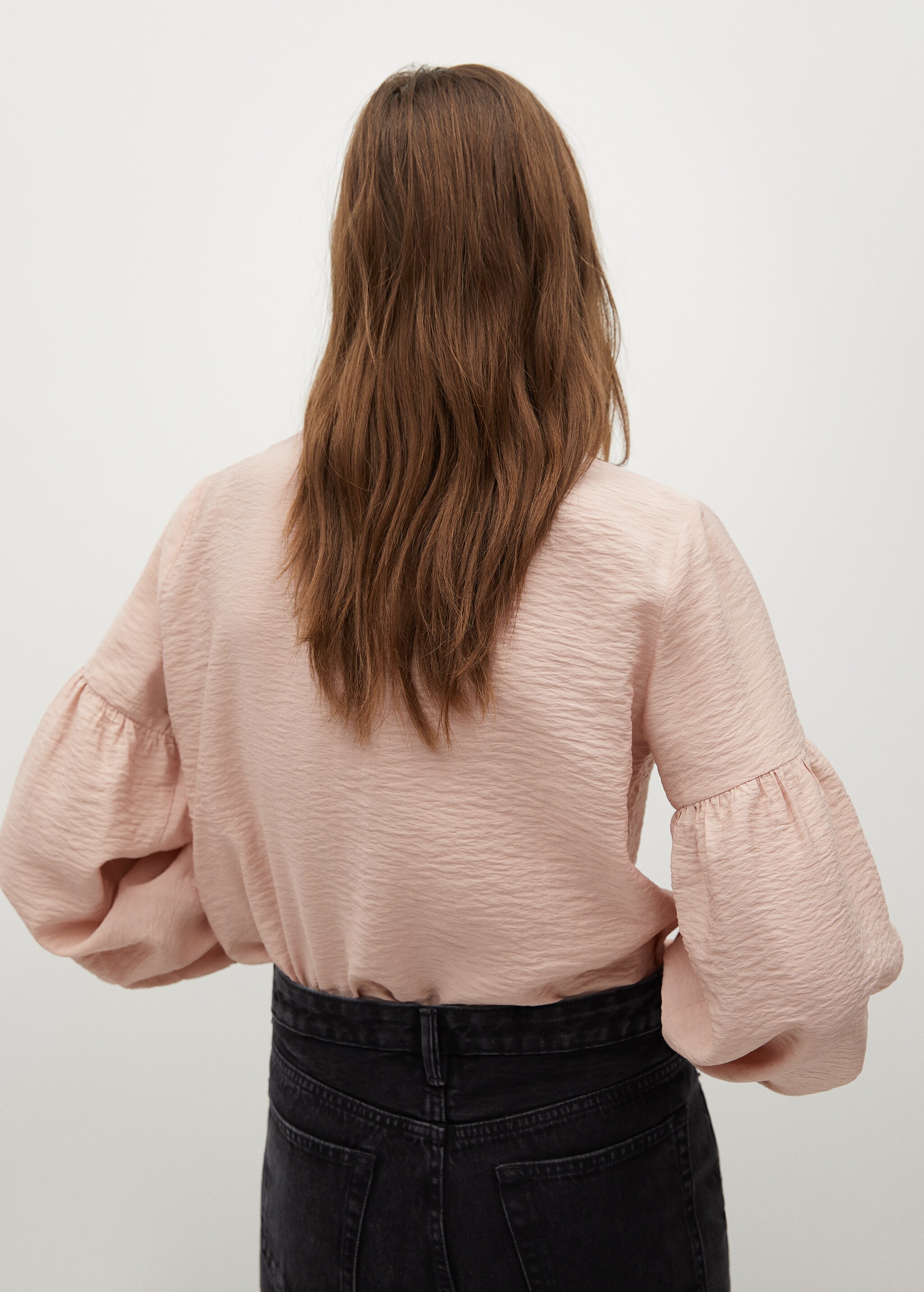 Bluse mit Schleifenkragen - Rückseite des Artikels