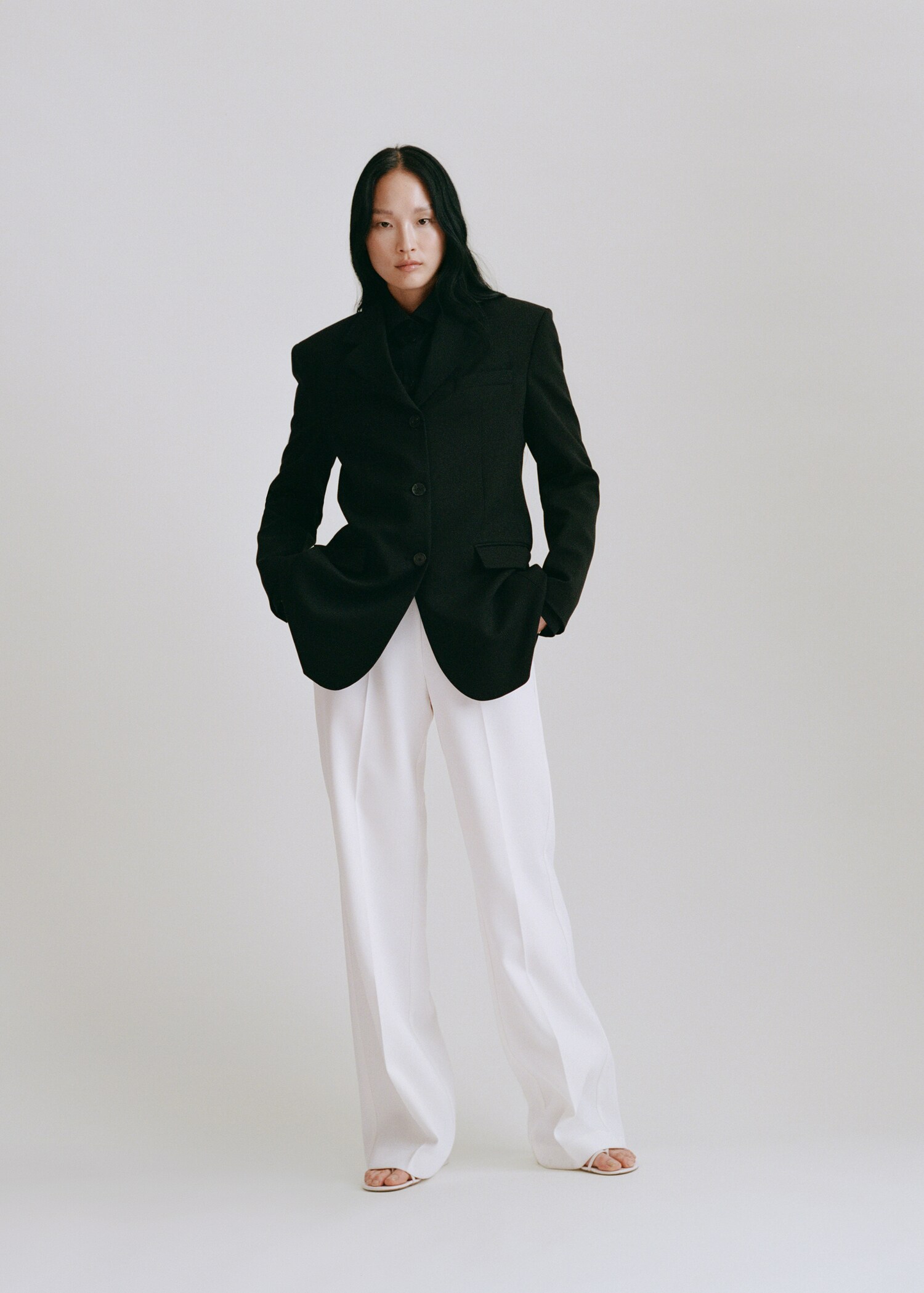 High-waist straight-fit suit trousers - Details of the article 6