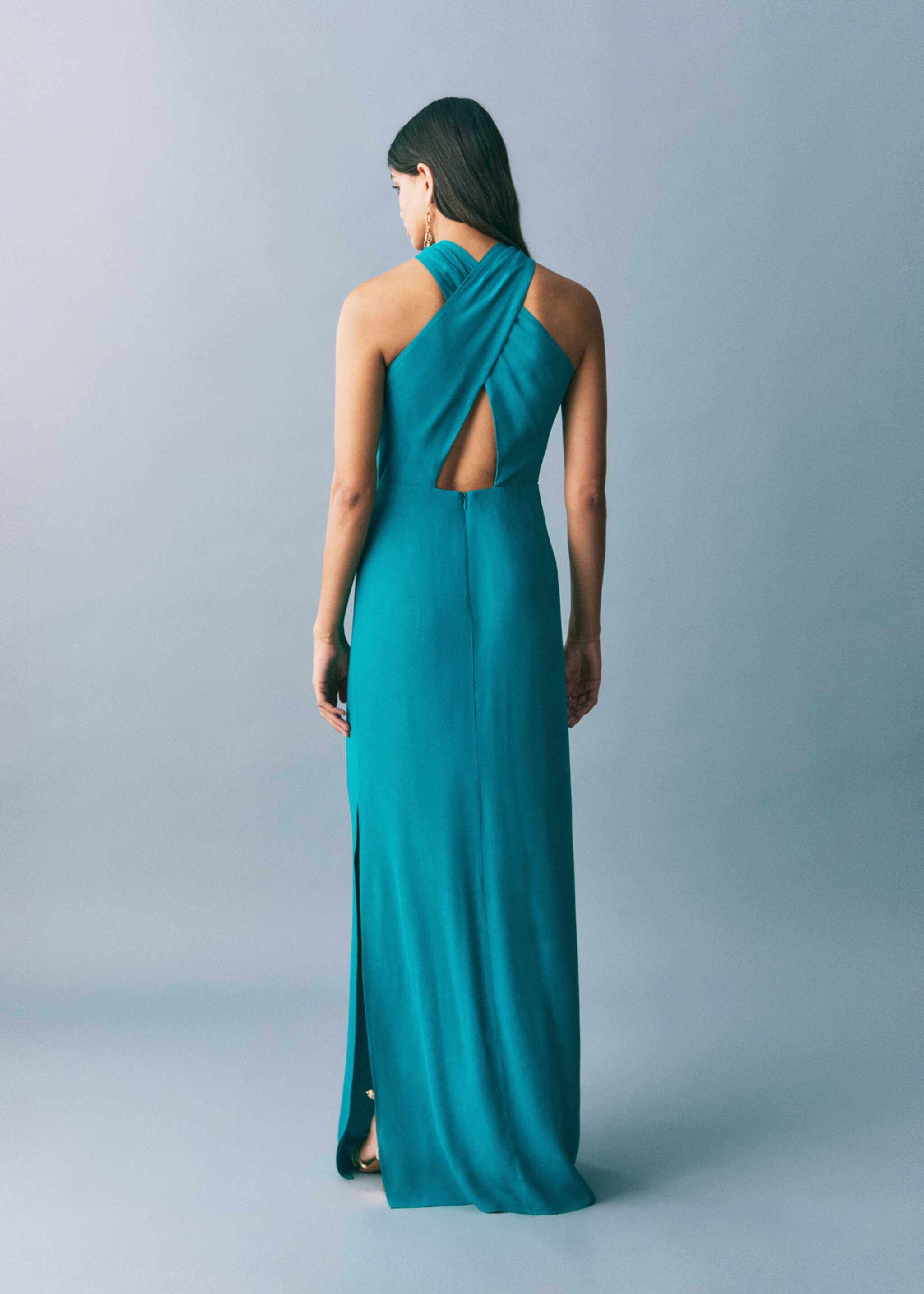 Vestit llarg coll halter - Revers de l'article, Turquesa. Ref: 87036359-00.