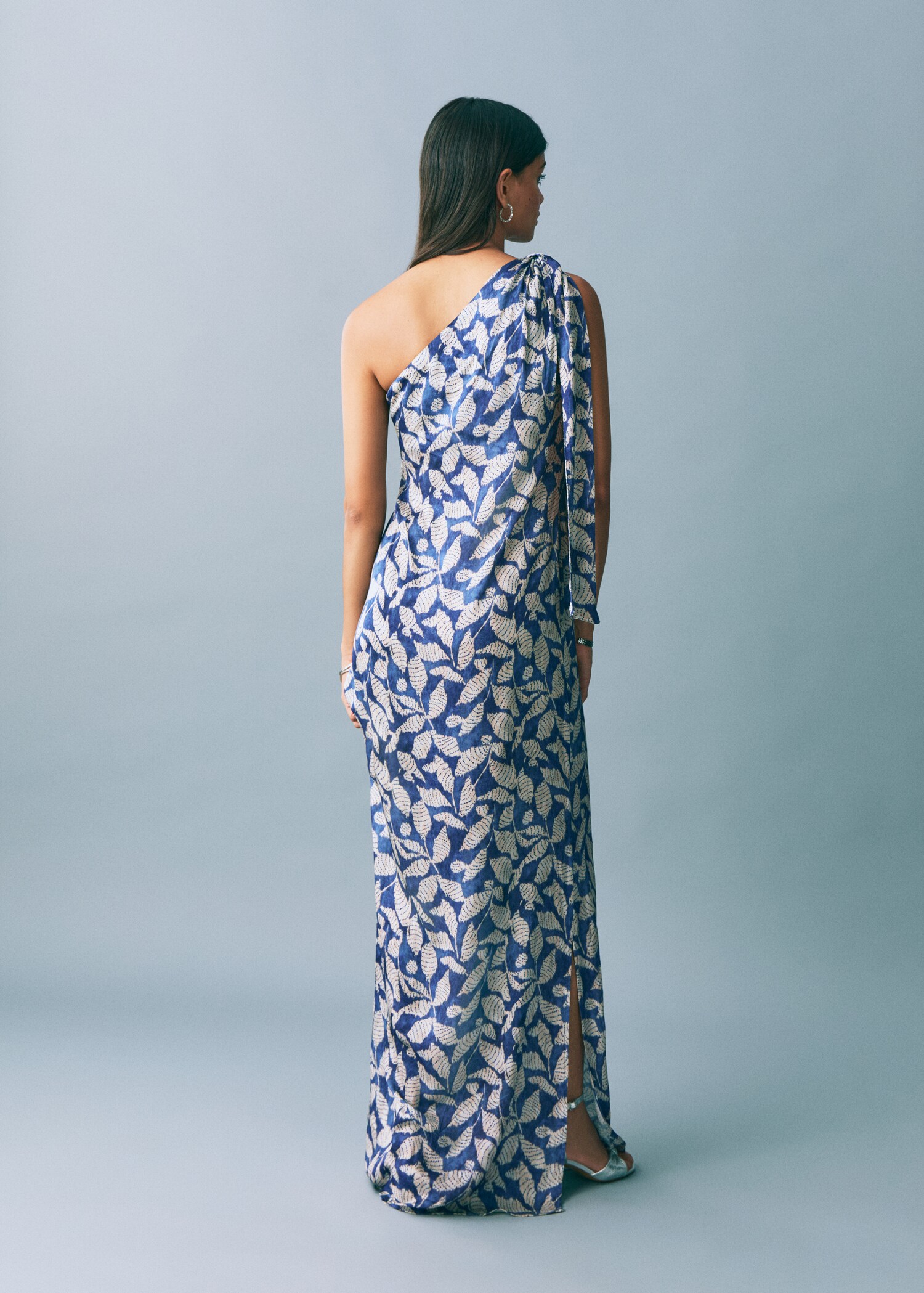 Printed asymmetrical dress - Reverse of the article