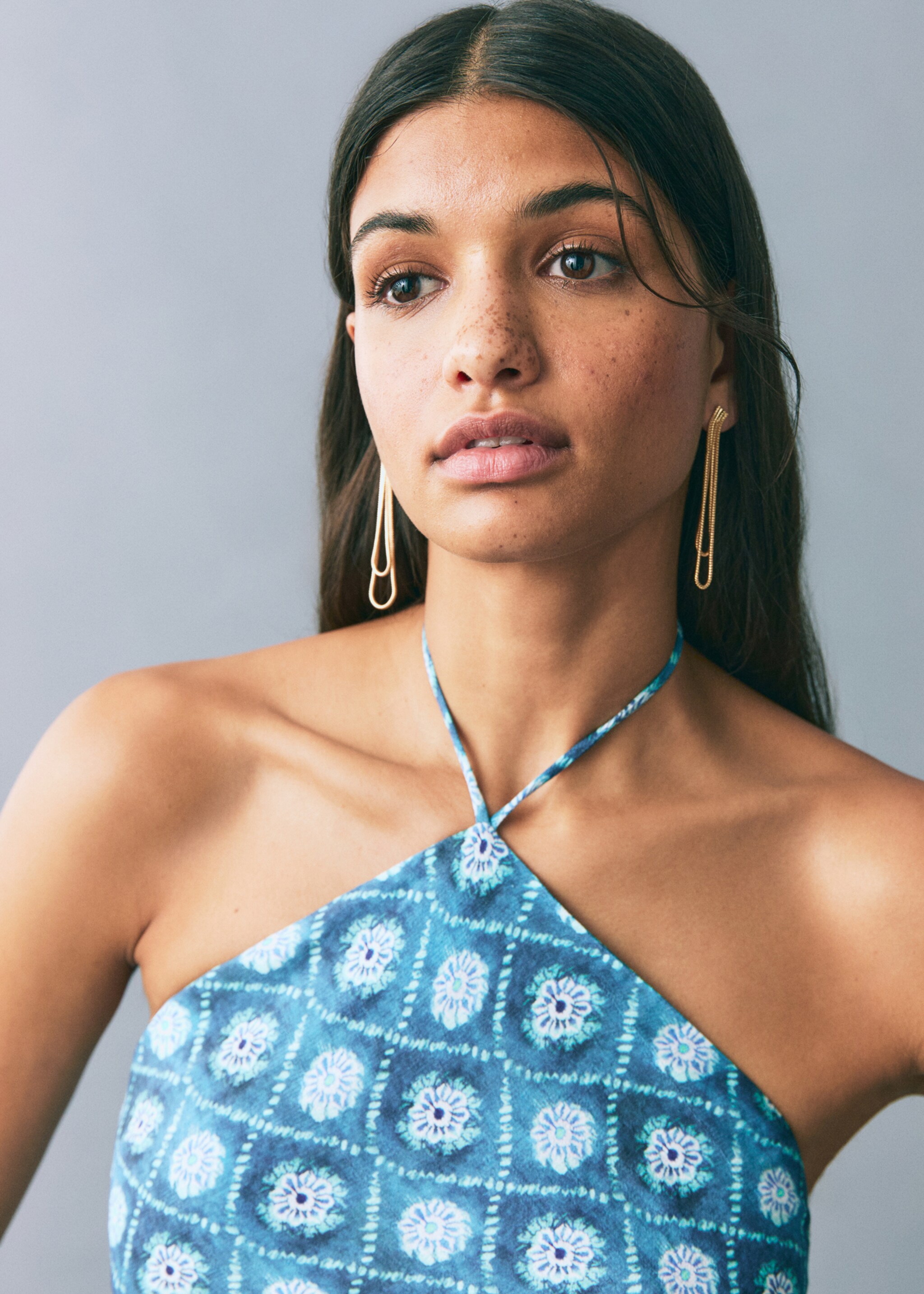 Vestit estampat coll halter - Detall de l'article 1, Blau petroli. Ref: 87036370-00.