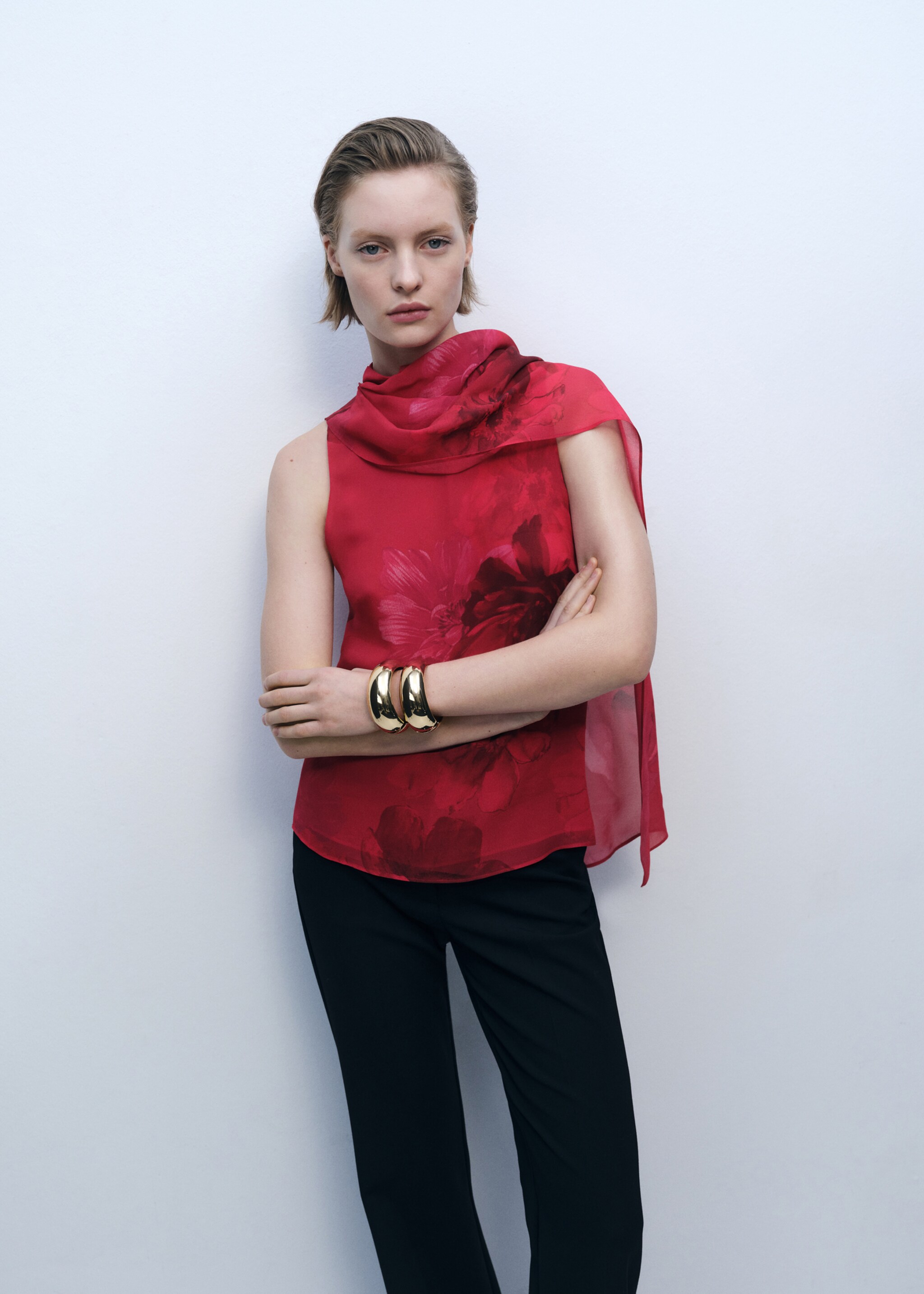 Floral blouse with scarf - Medium plane, Red. Ref: 87036373-00.