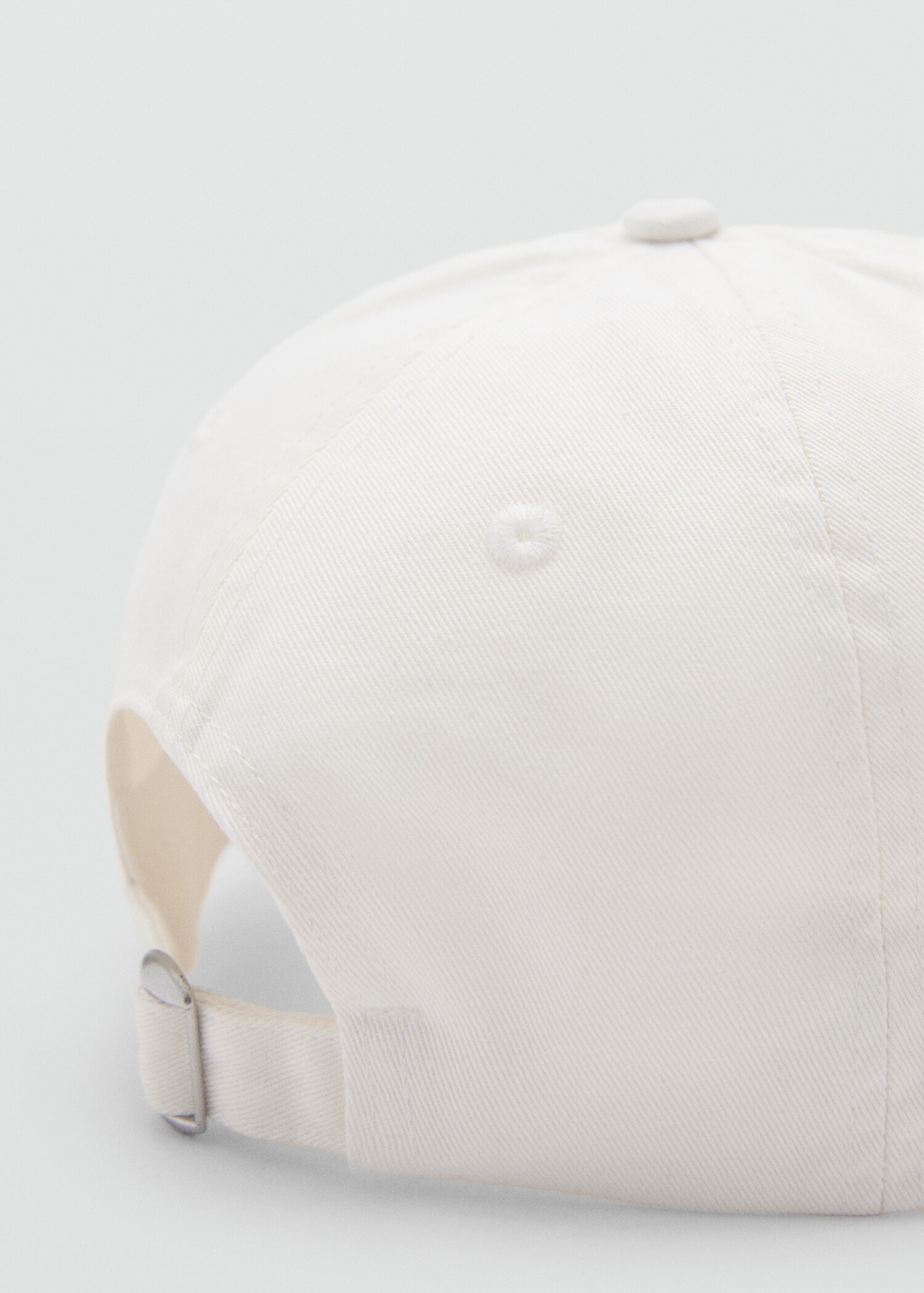 Cap with visor - Details of the article 1