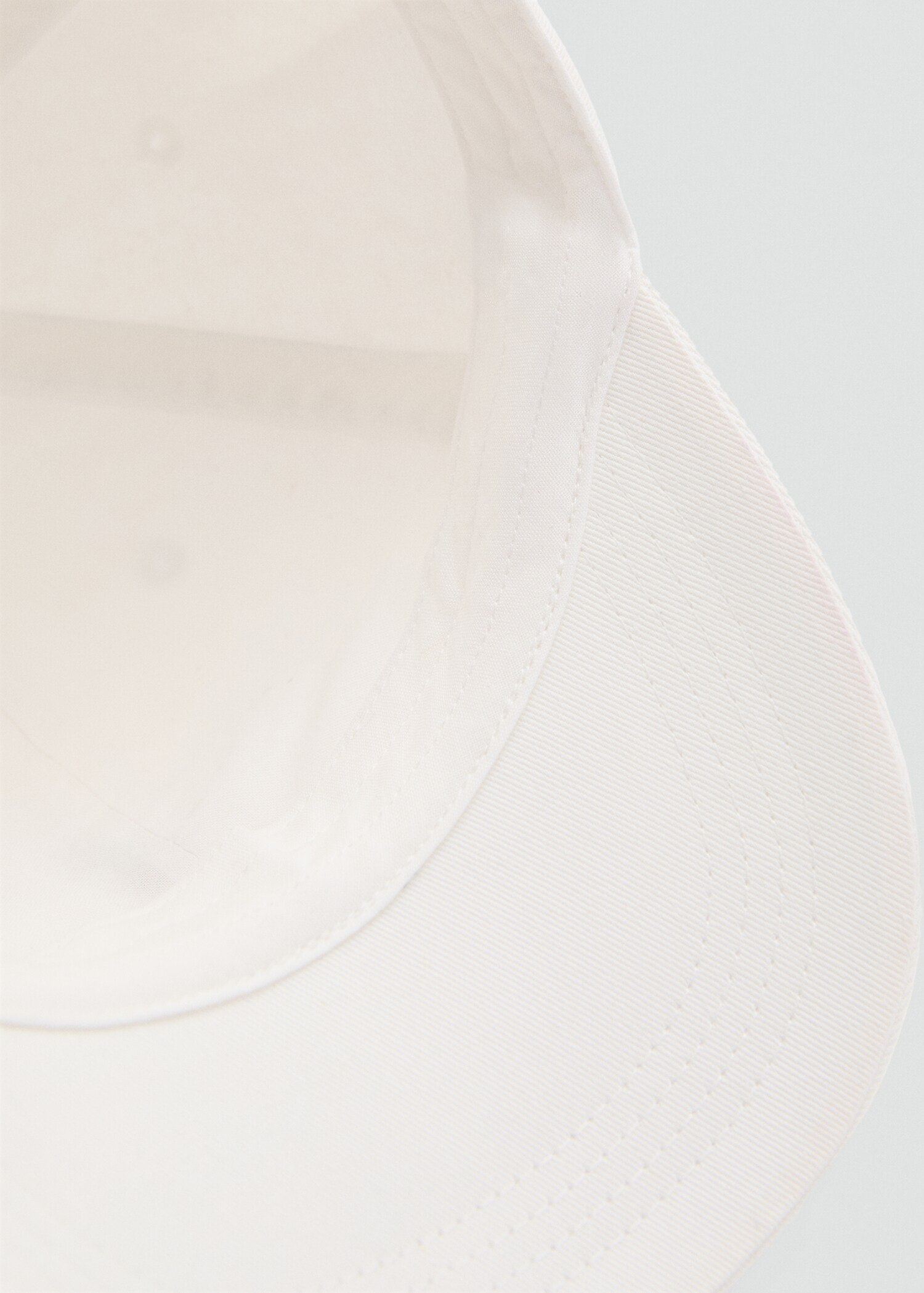 Cap with visor - Details of the article 2
