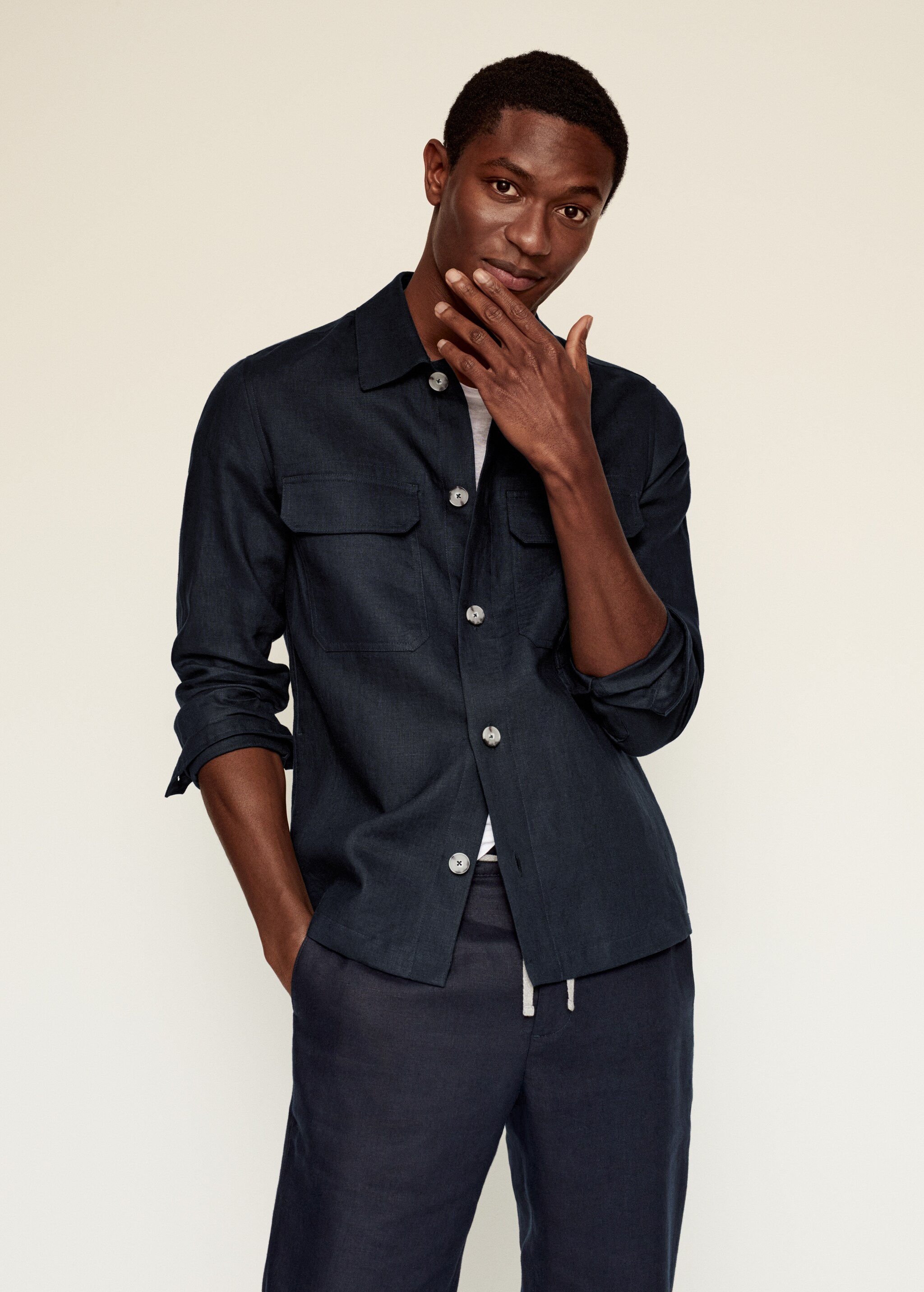 Overshirt 100% λινό τσέπες - Μεσαίο πλάνο