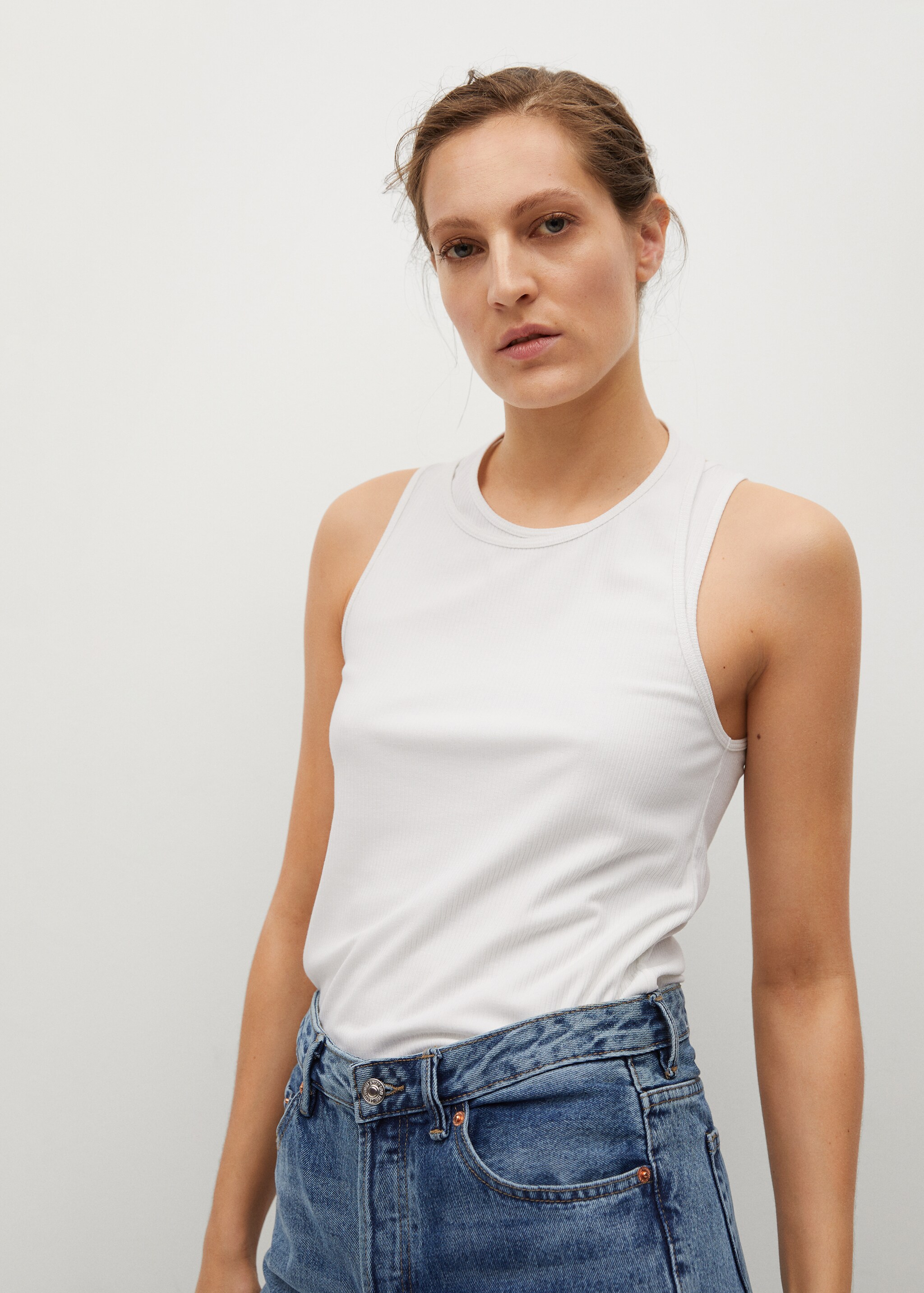 Top cuello doble - Plano medio