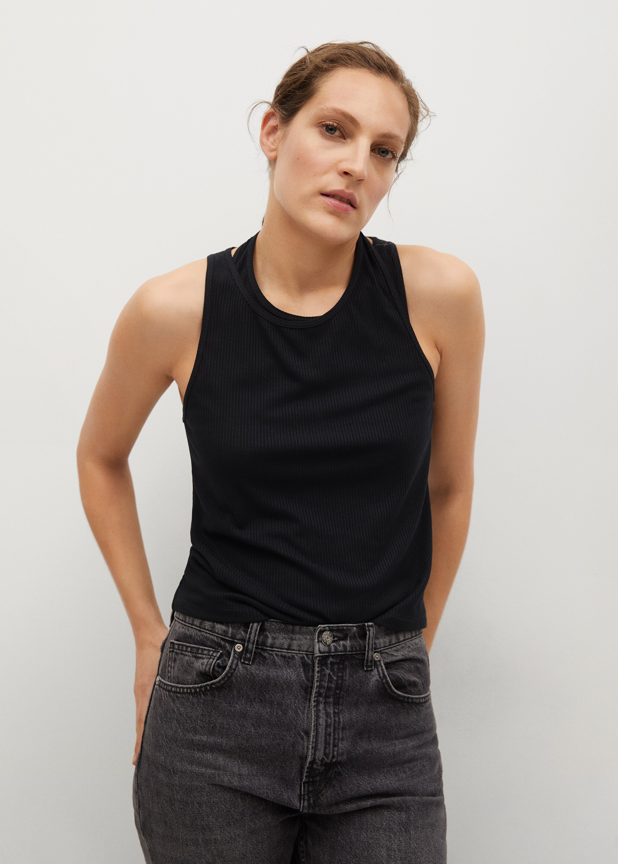 Top cuello doble - Plano medio